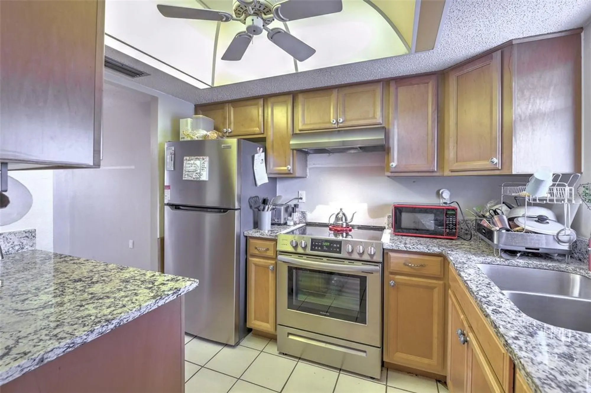 Property Slideshow image 5 of 35 | 3753 lake bayshore dr h305, Bradenton, FL, 34205