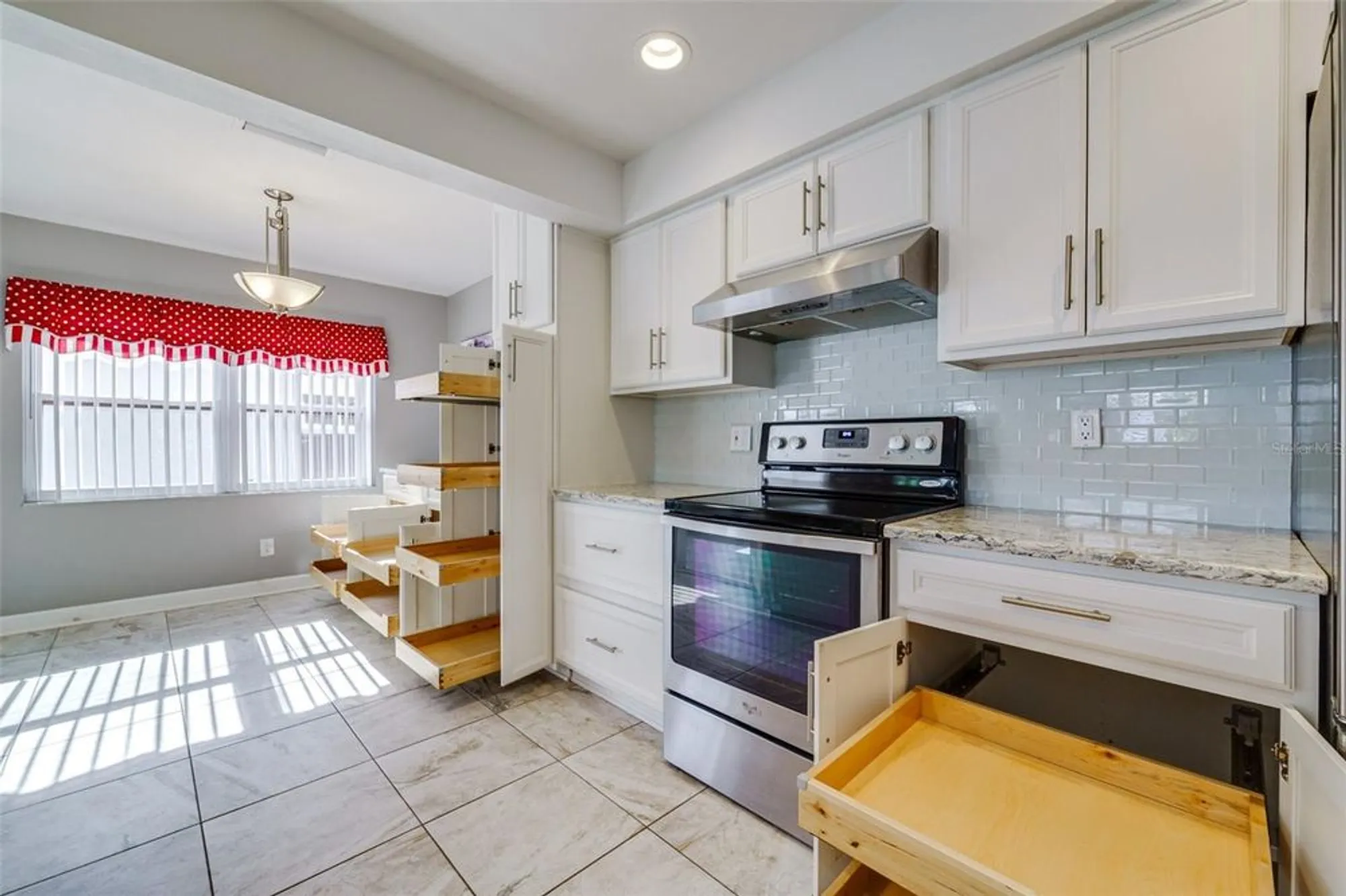 Property Slideshow image 26 of 72 | 9235 35th way n # 6, Pinellas Park, FL, 33782