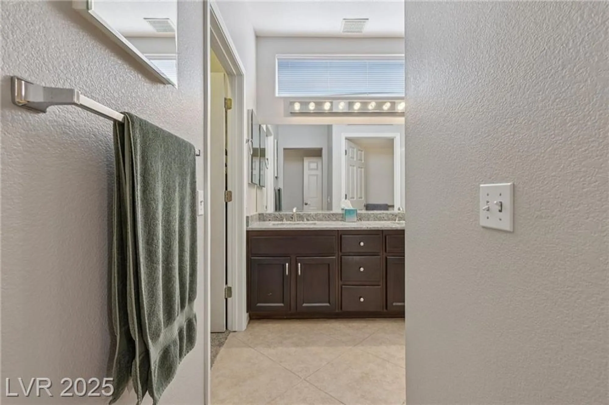 Property Slideshow image 32 of 56 | 10428 villa ridge dr, Las Vegas, NV, 89134