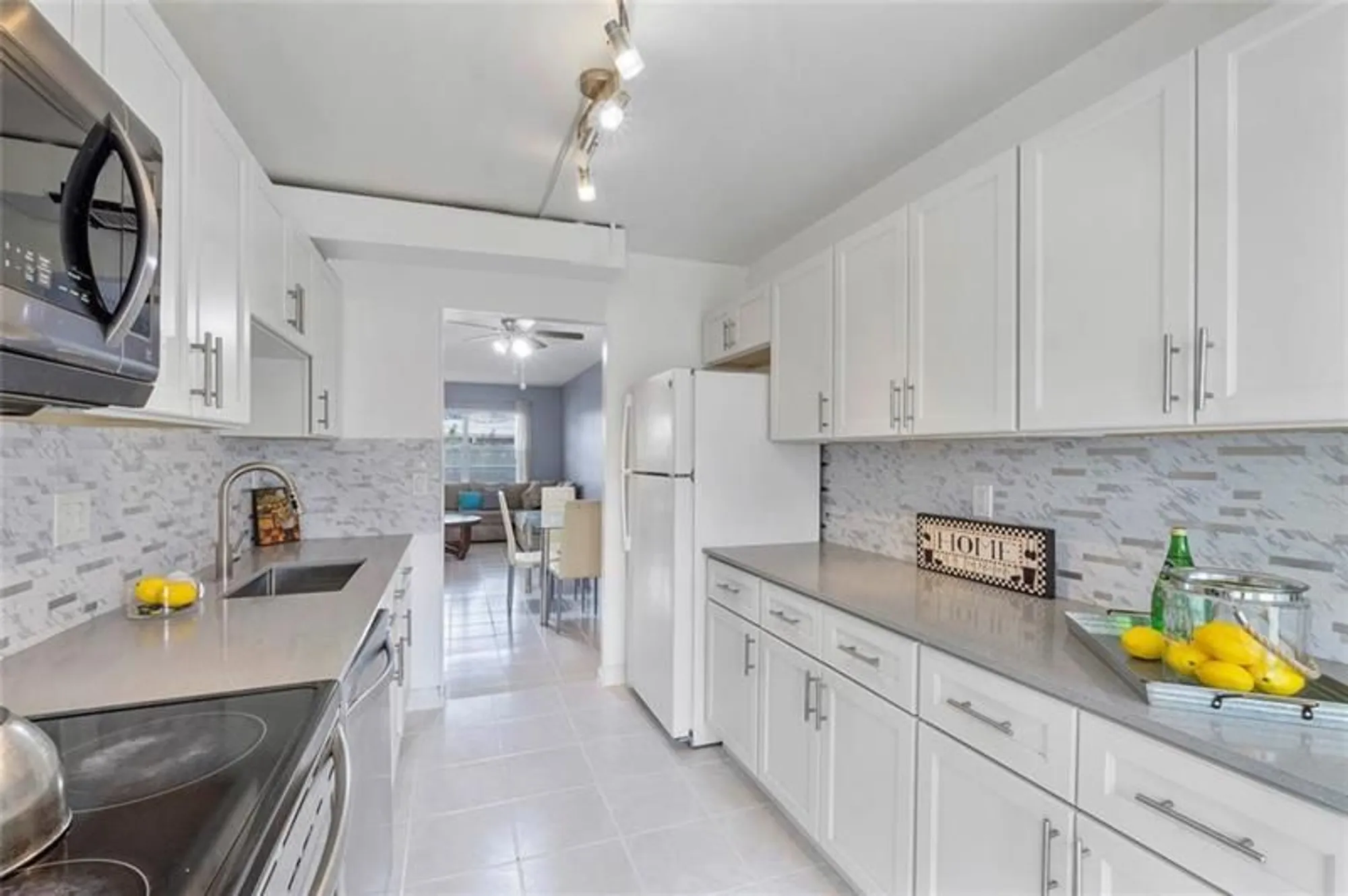 Property Slideshow image 2 of 26 | 7500 nw 5th ct apt 104, Margate, FL, 33063