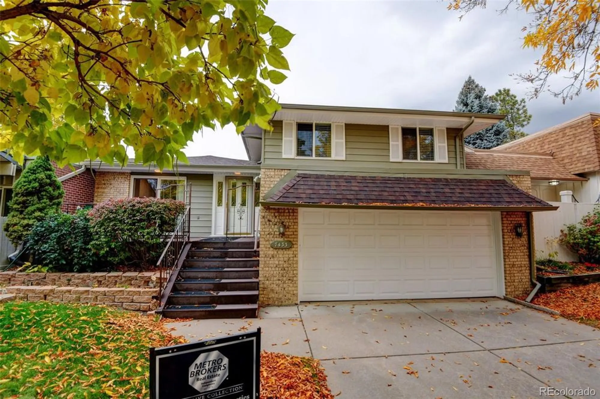 Property Slideshow image 1 of 26 | 7433 w cedar cir, Lakewood, CO, 80226