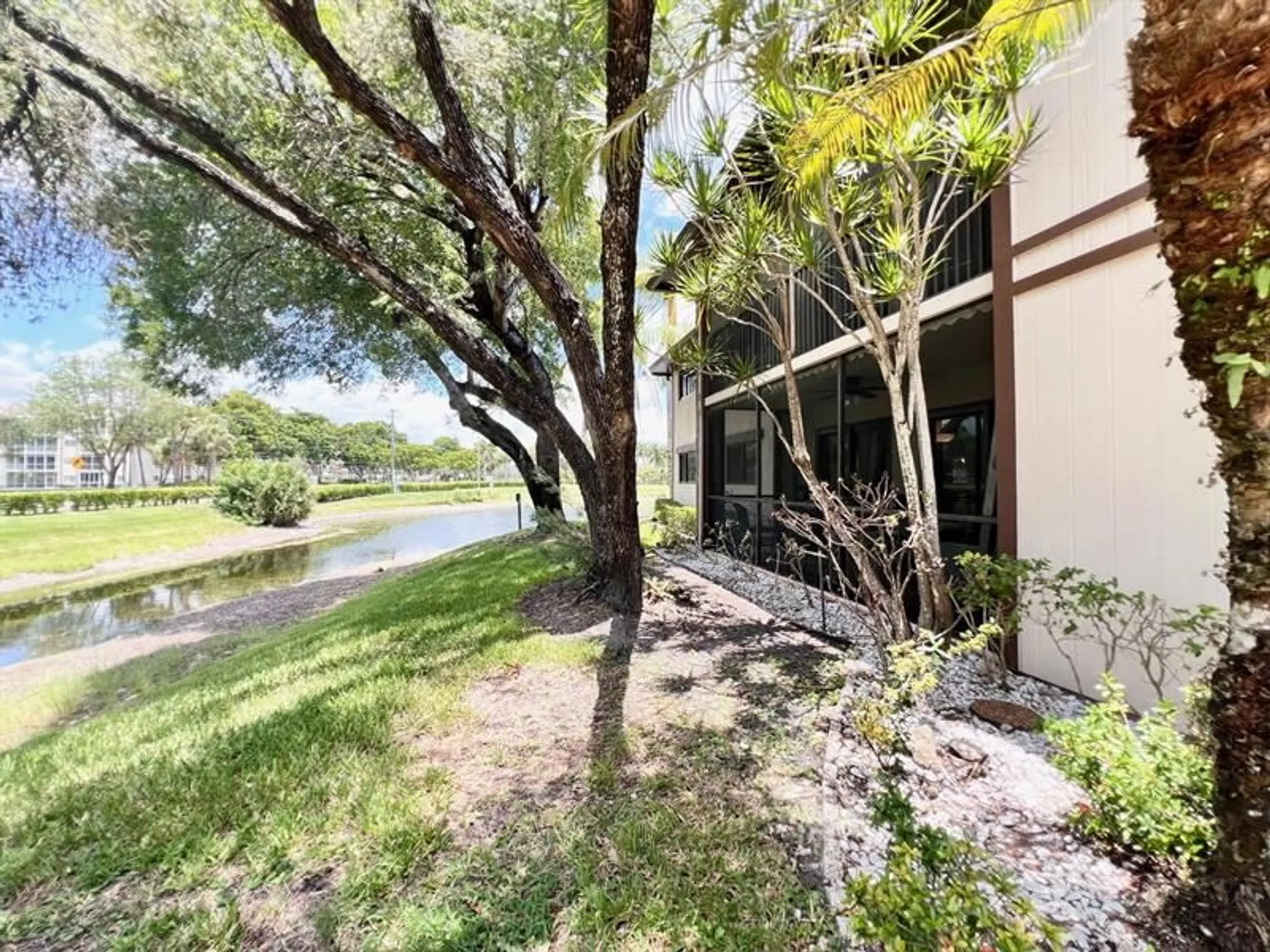 Property Slideshow image 16 of 17 | 9999 n belfort cir # 101, Tamarac, FL, 33321