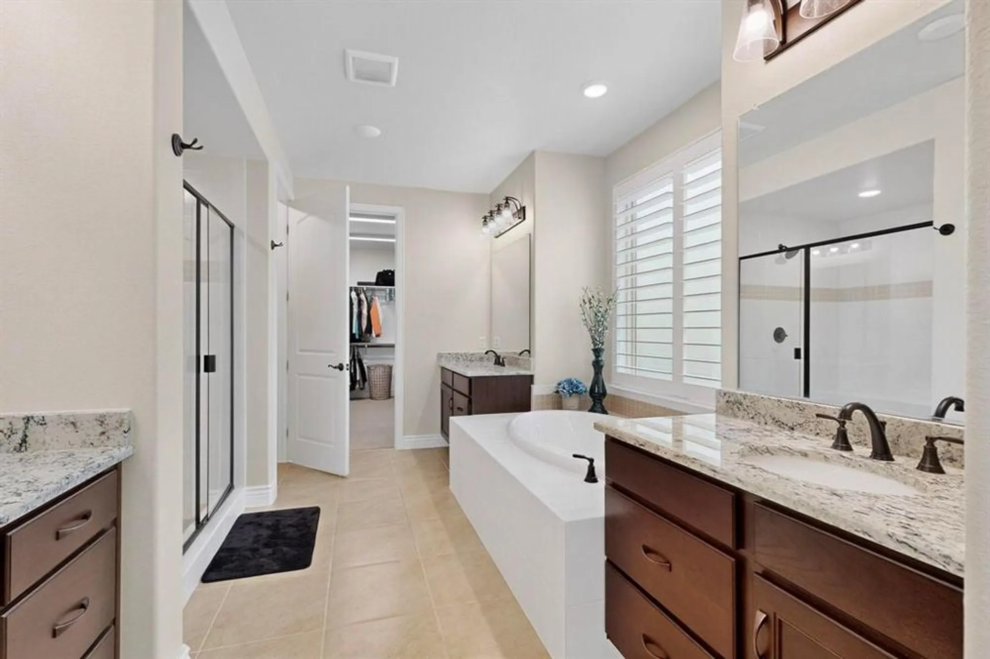 Property Slideshow image 22 of 40 | 12704 golden rock dr, Denton, TX, 76207