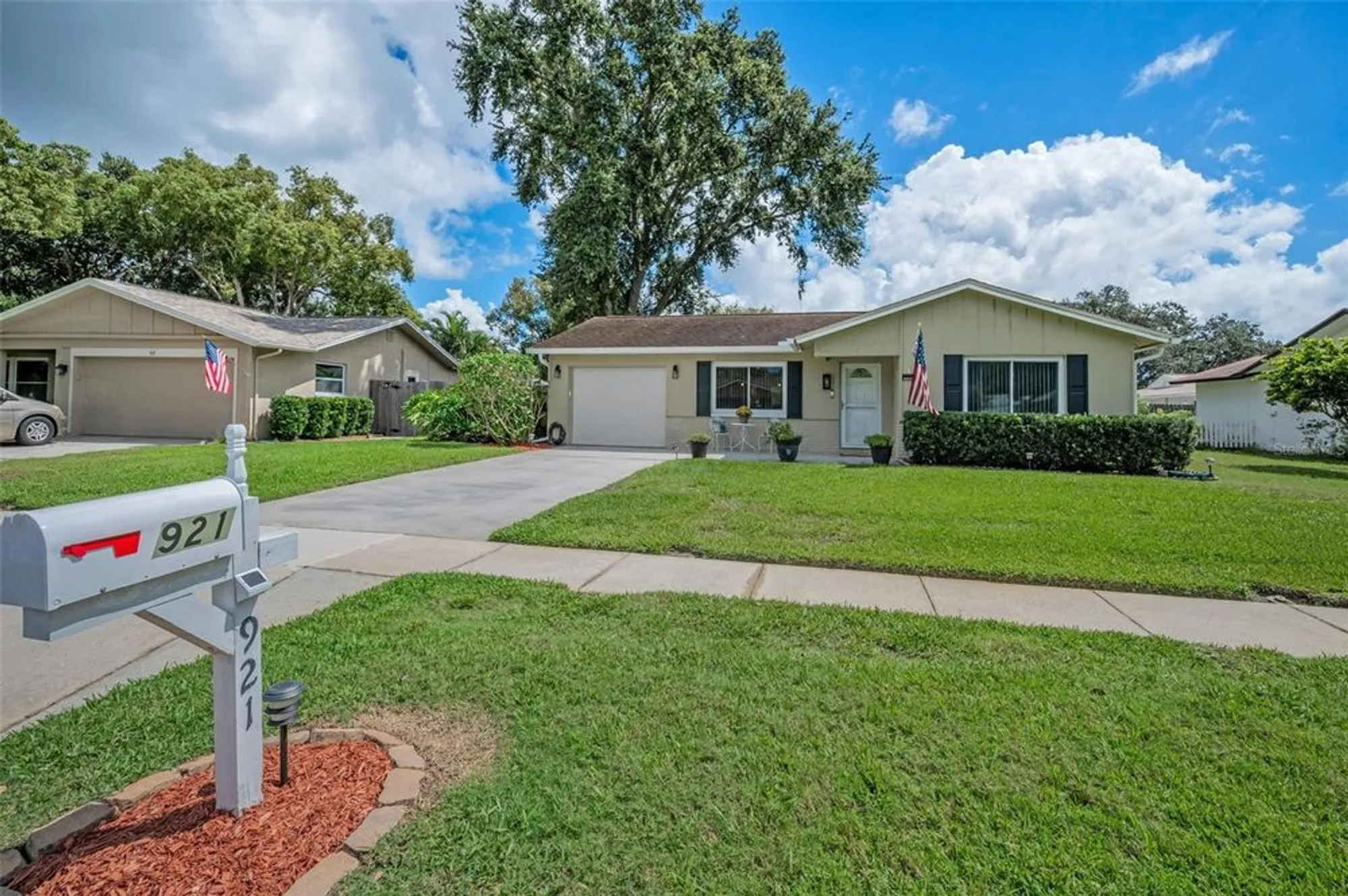 Property Slideshow image 2 of 70 | 921 anchorage ln, Palm Harbor, FL, 34685