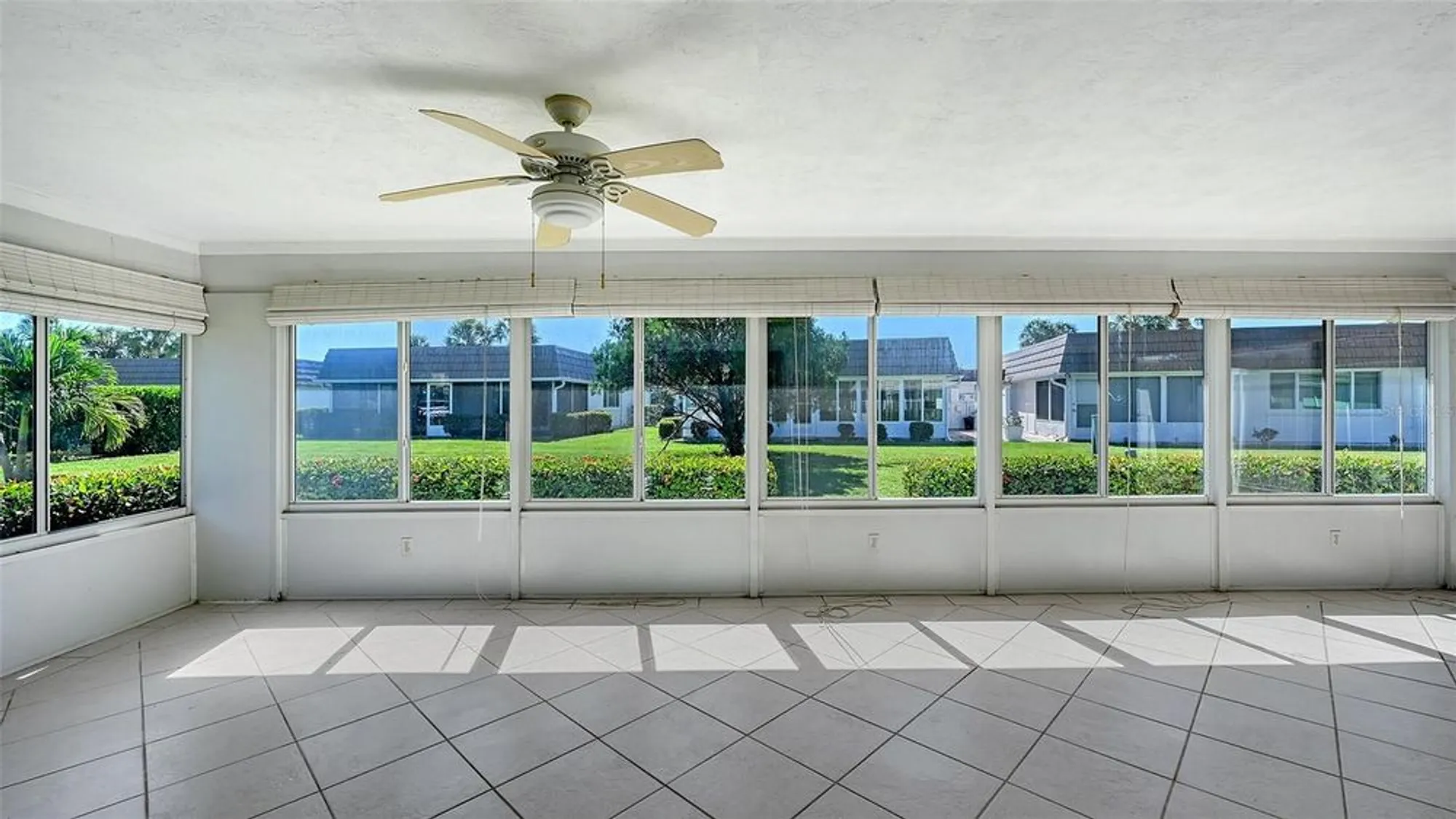 Property Slideshow image 25 of 47 | 5474 riverbluff cir v35, Sarasota, FL, 34231