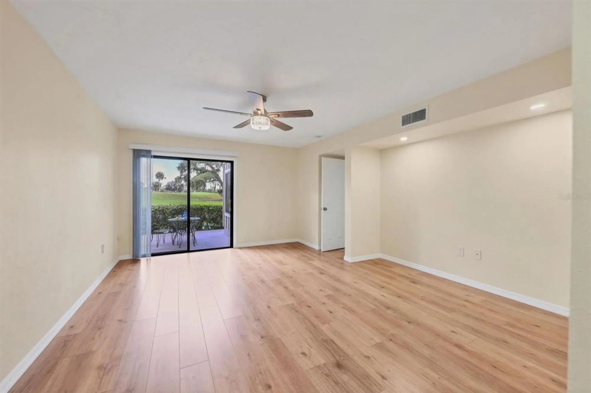 Property Slideshow image 33 of 78 | 4555 forest wood trl 23, Sarasota, FL, 34241