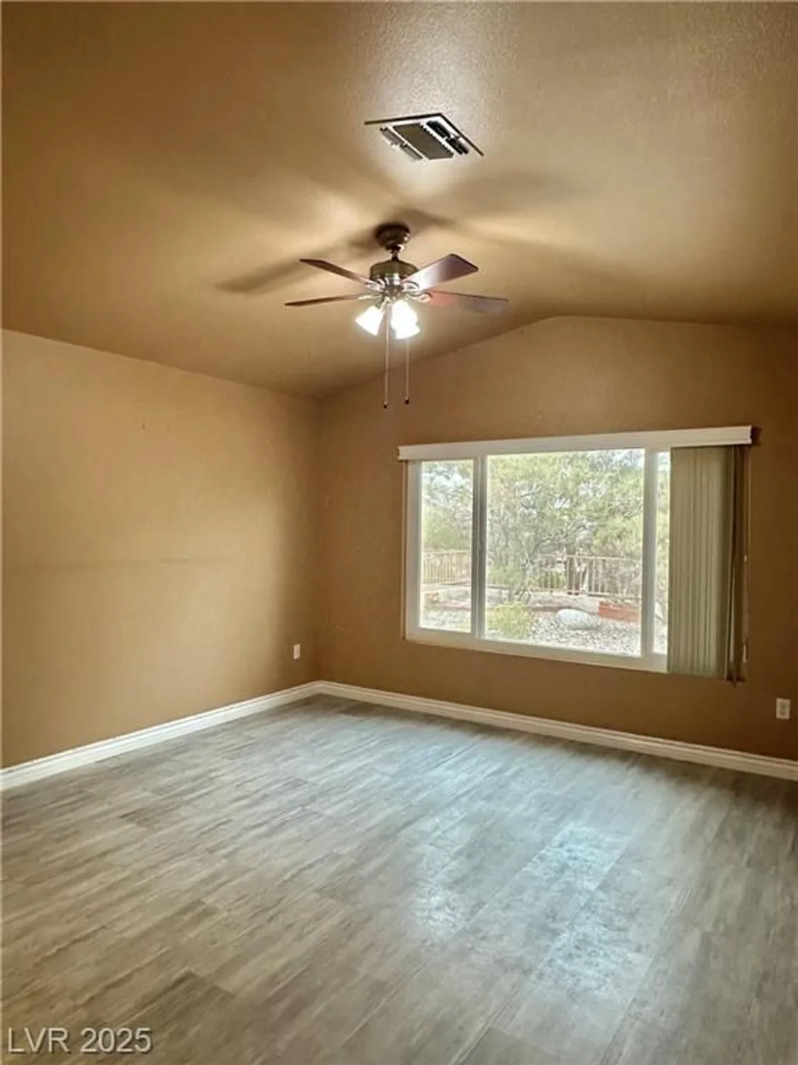 Property Slideshow image 15 of 26 | 466 edgefield ridge pl, Henderson, NV, 89012