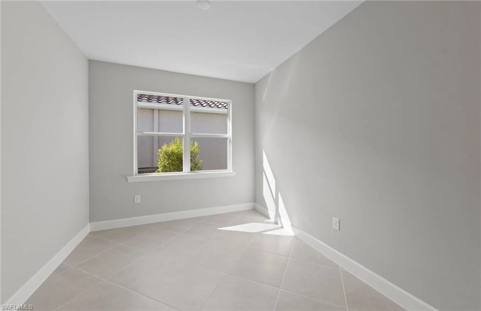 Property Slideshow image 11 of 29 | 12401 basalt ln, Alva, FL, 33920