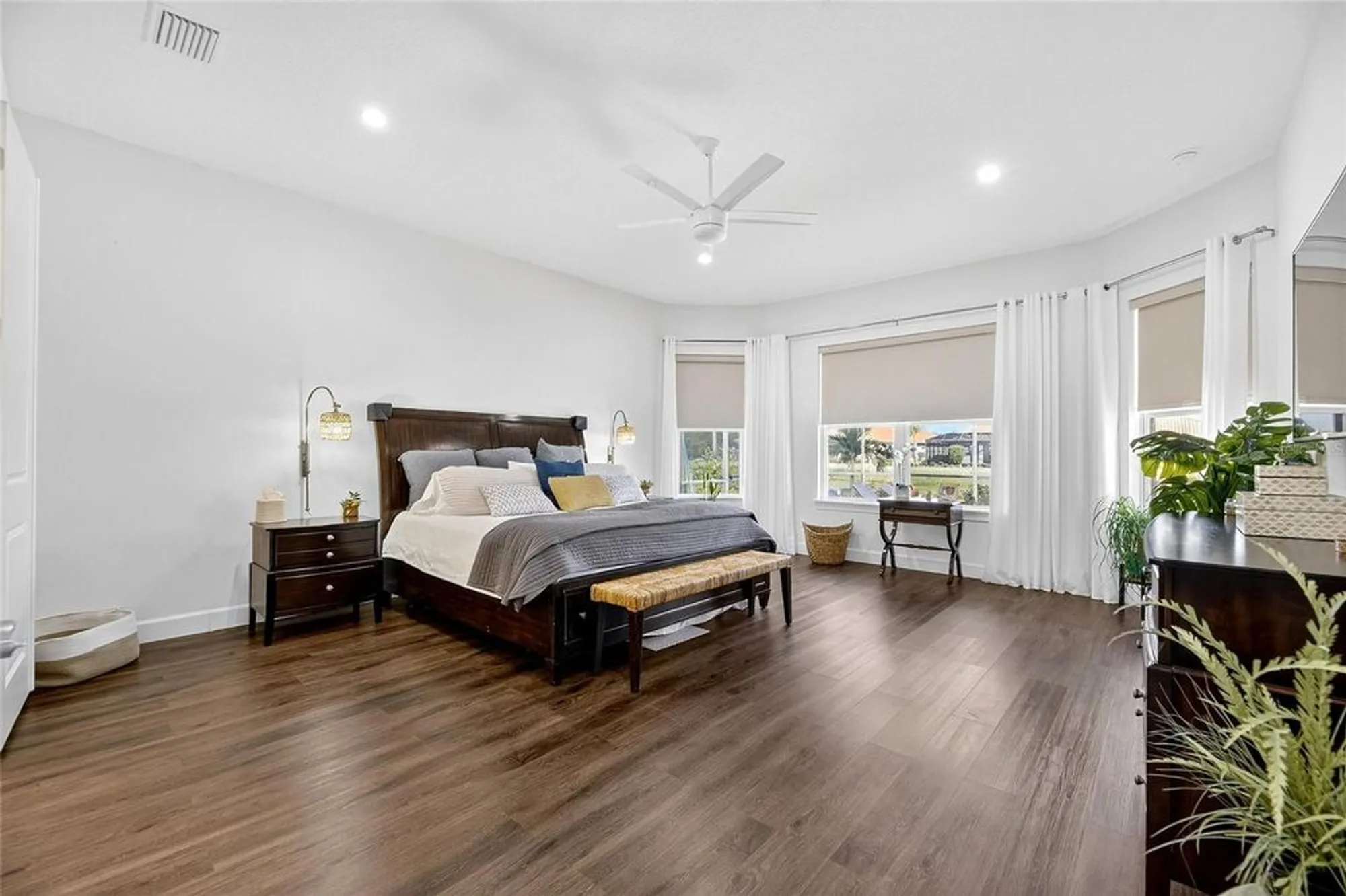 Property Slideshow image 28 of 99 | 11121 egeria dr, Odessa, FL, 33556