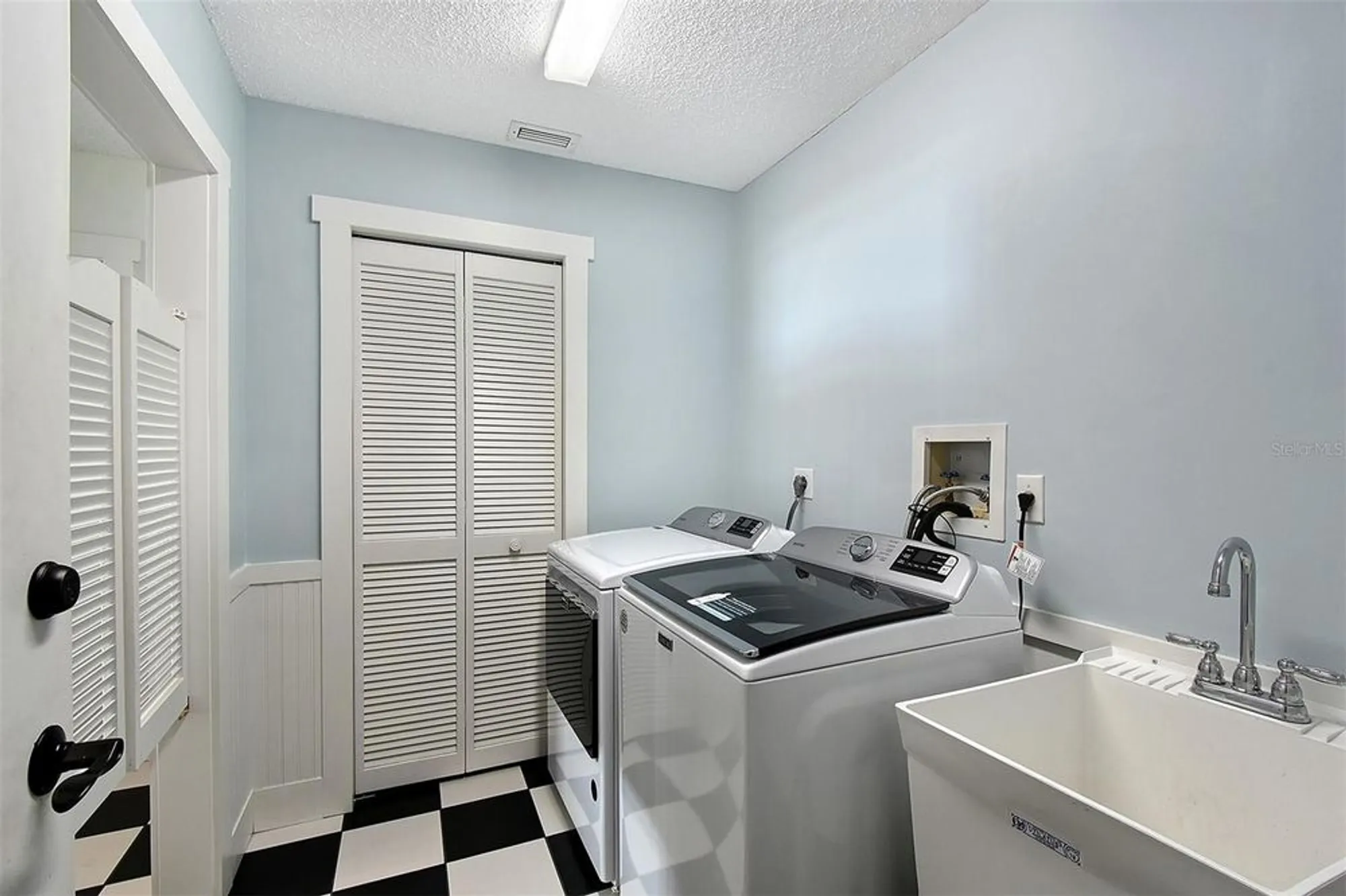 Property Slideshow image 25 of 60 | 7767 pine trace dr, Sarasota, FL, 34243