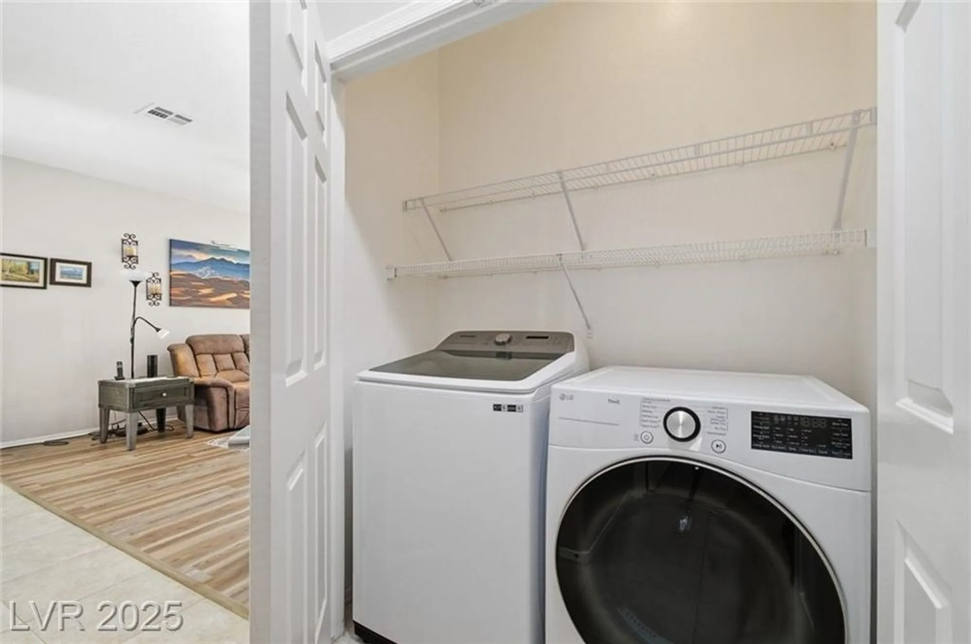 Property Slideshow image 17 of 19 | 3525 herring gull ln, North Las Vegas, NV, 89084