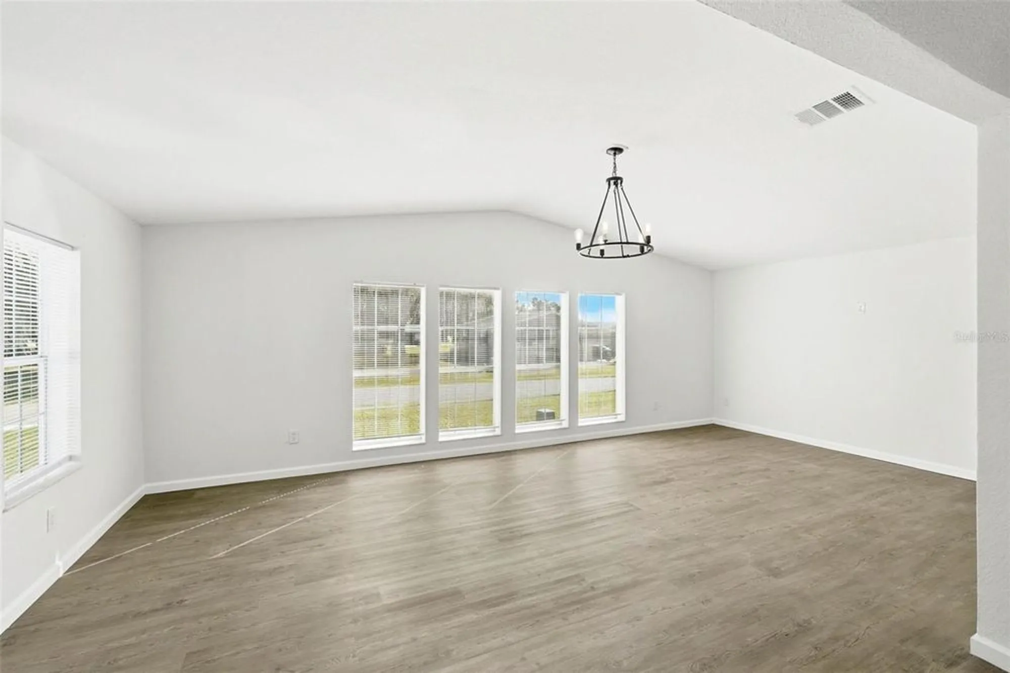 Property Slideshow image 10 of 38 | 5180 lexington cir, Wildwood, FL, 34785