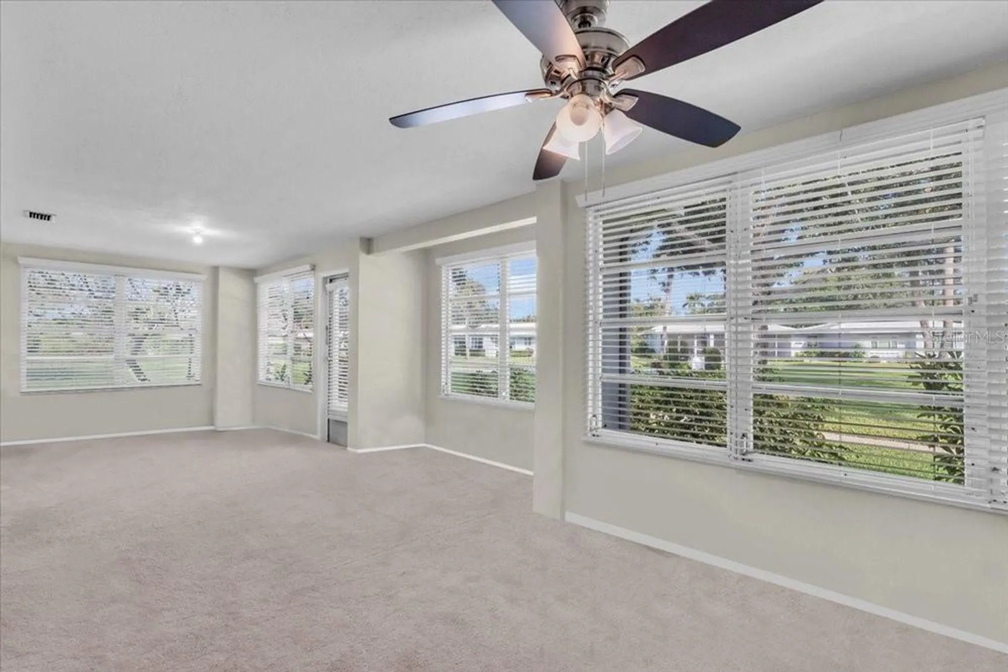 Property Slideshow image 10 of 31 | 3140 village green dr # 1119, Sarasota, FL, 34239