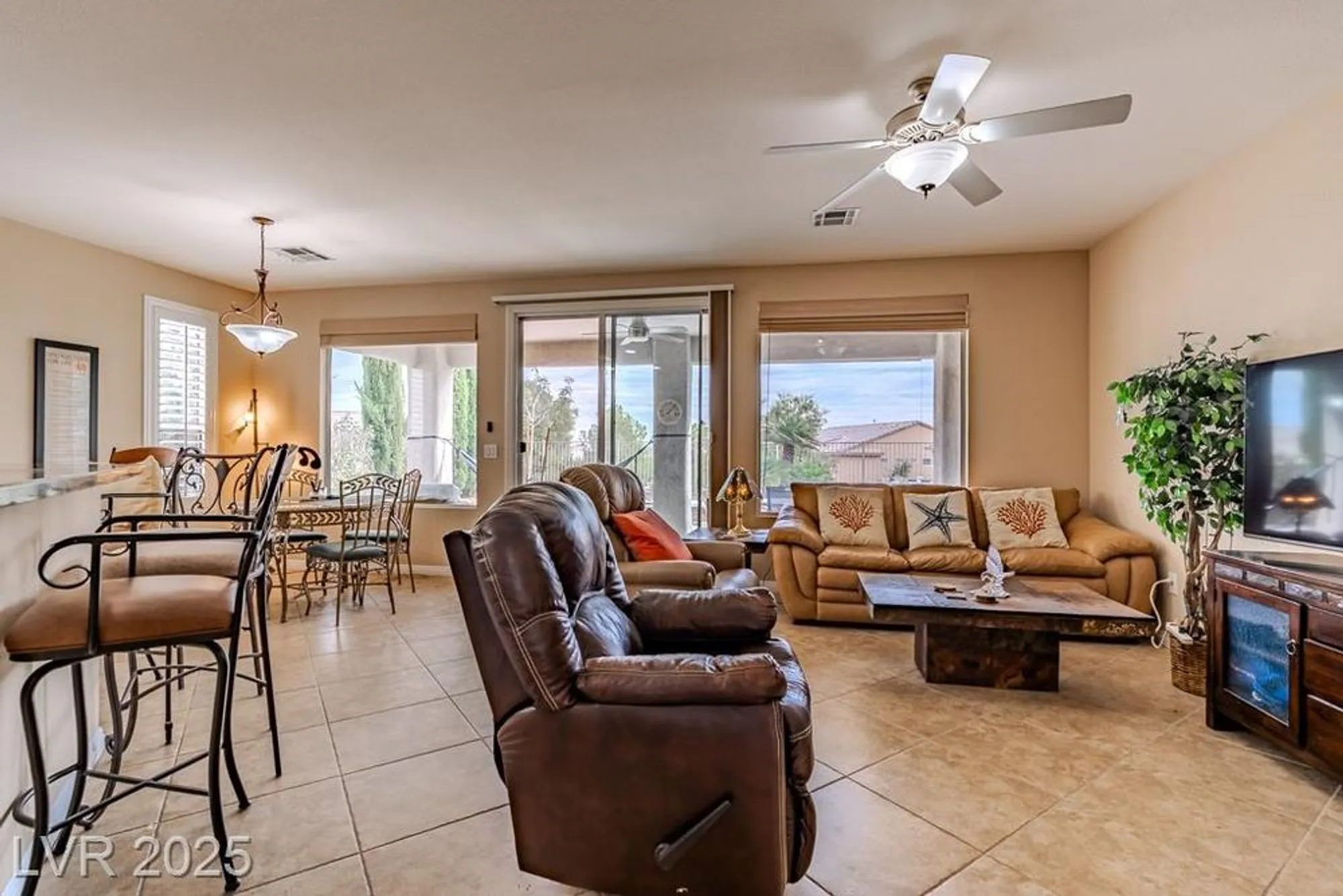 Property Slideshow image 11 of 65 | 5110 silenzio st, Las Vegas, NV, 89135