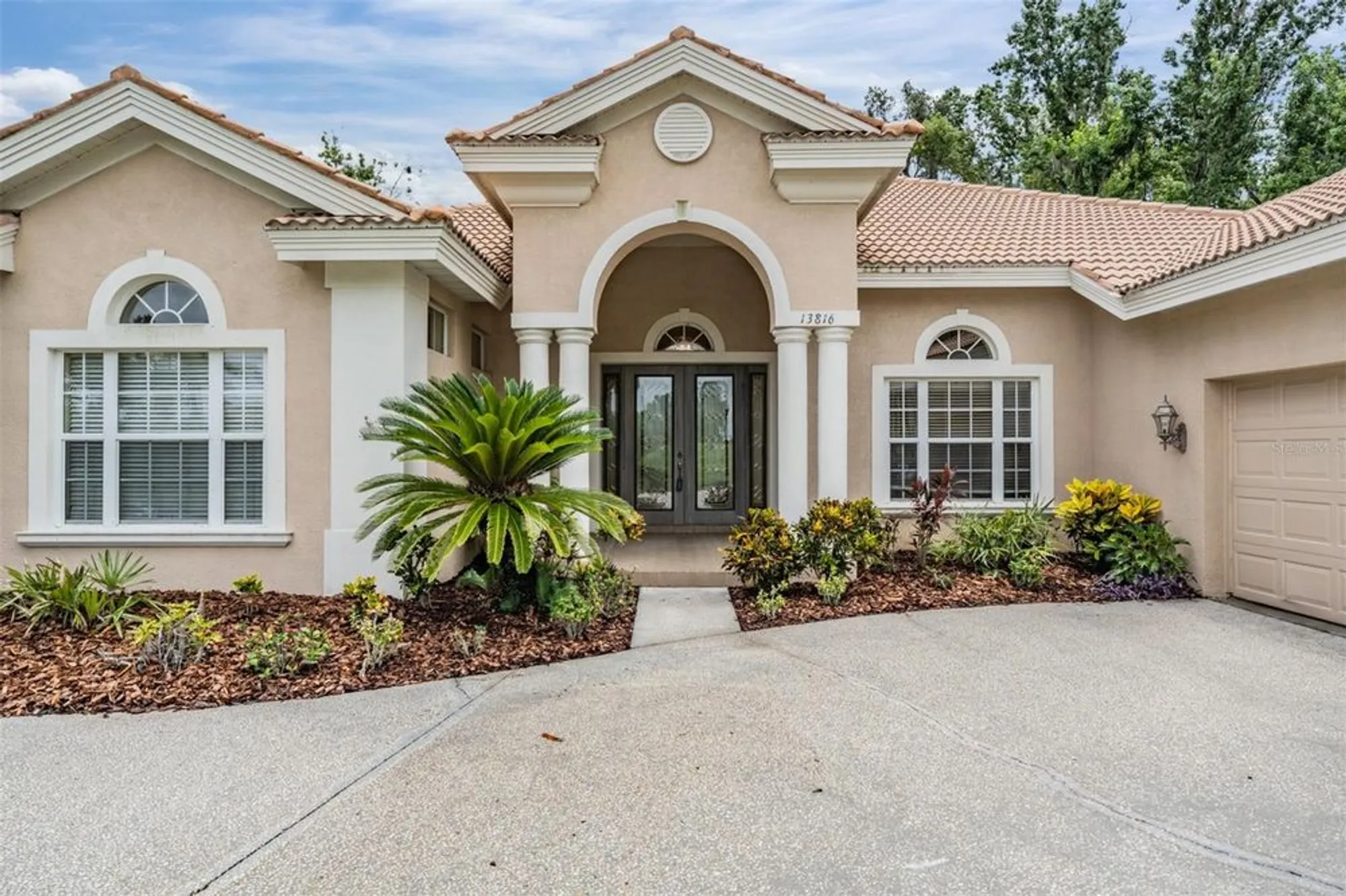 Property Slideshow image 3 of 50 | 13816 thoroughbred dr, Dade City, FL, 33525