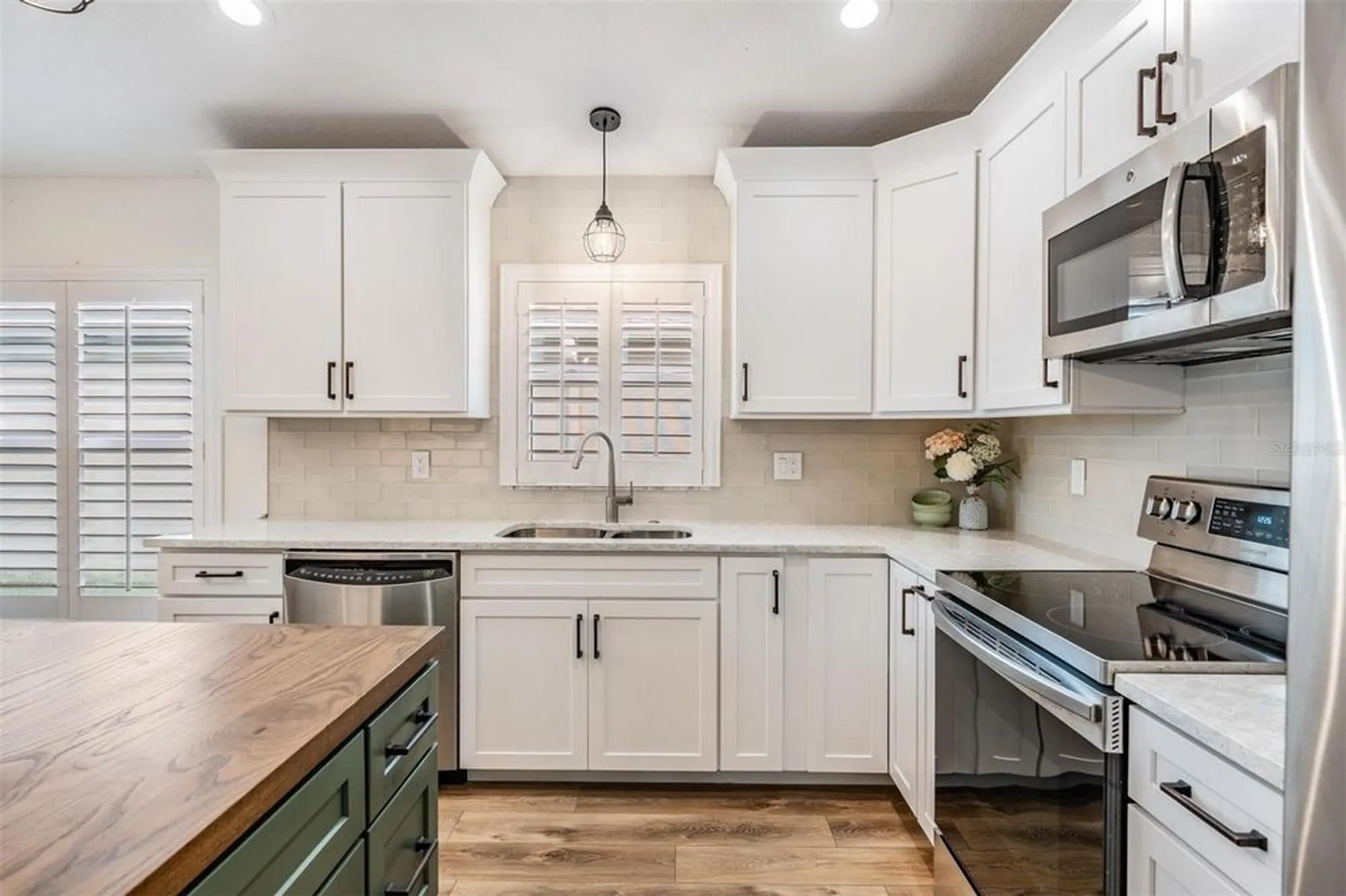 Property Slideshow image 6 of 55 | 1043 dustan pl, Trinity, FL, 34655