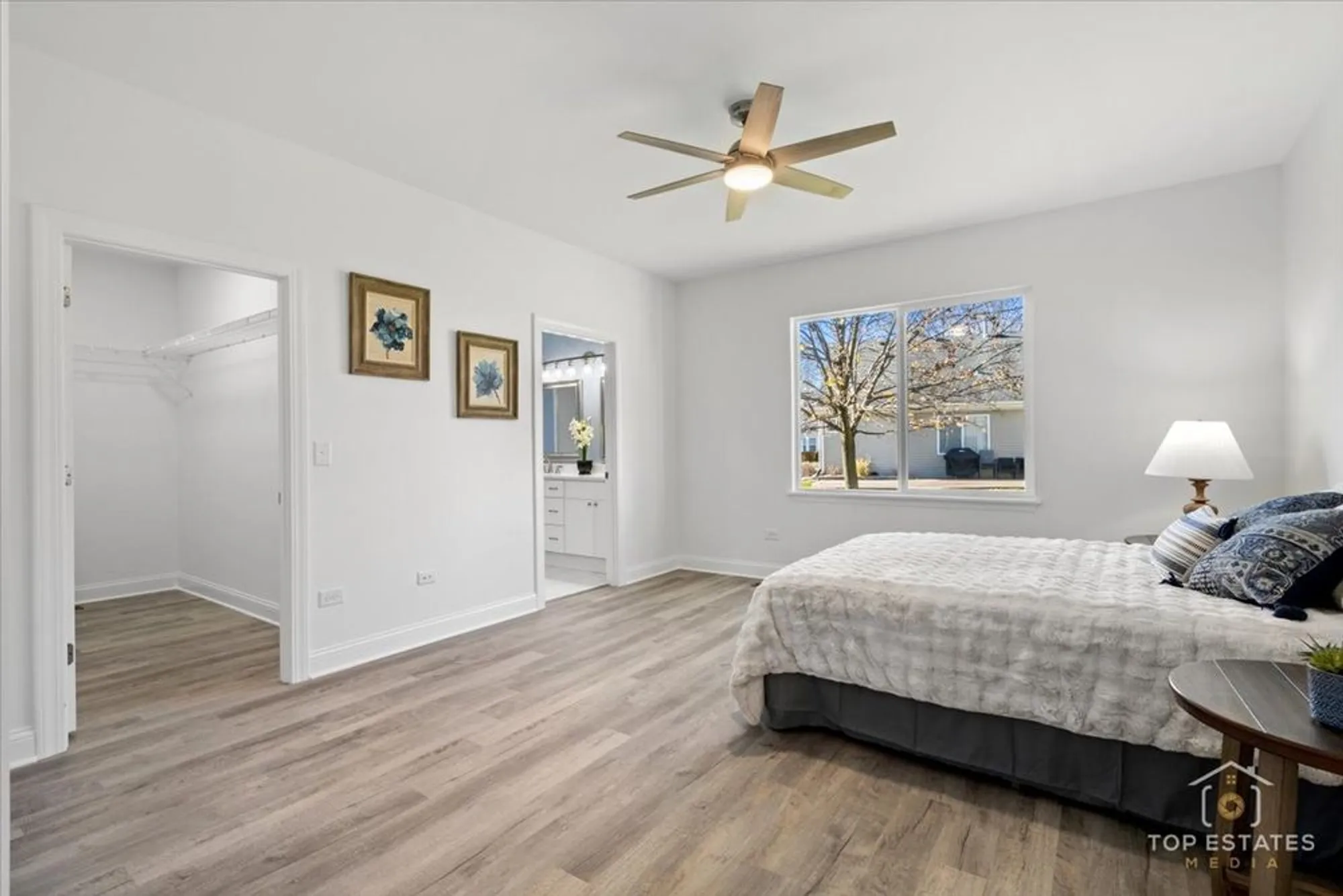 Property Slideshow image 14 of 28 | 13705 s redbud dr, Plainfield, IL, 60544