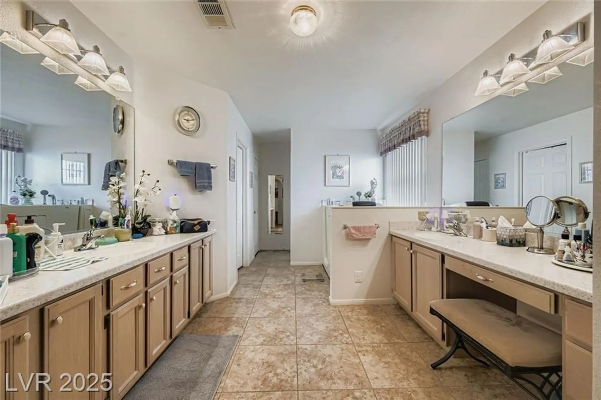 Property Slideshow image 17 of 49 | 5245 roca ln, Las Vegas, NV, 89130