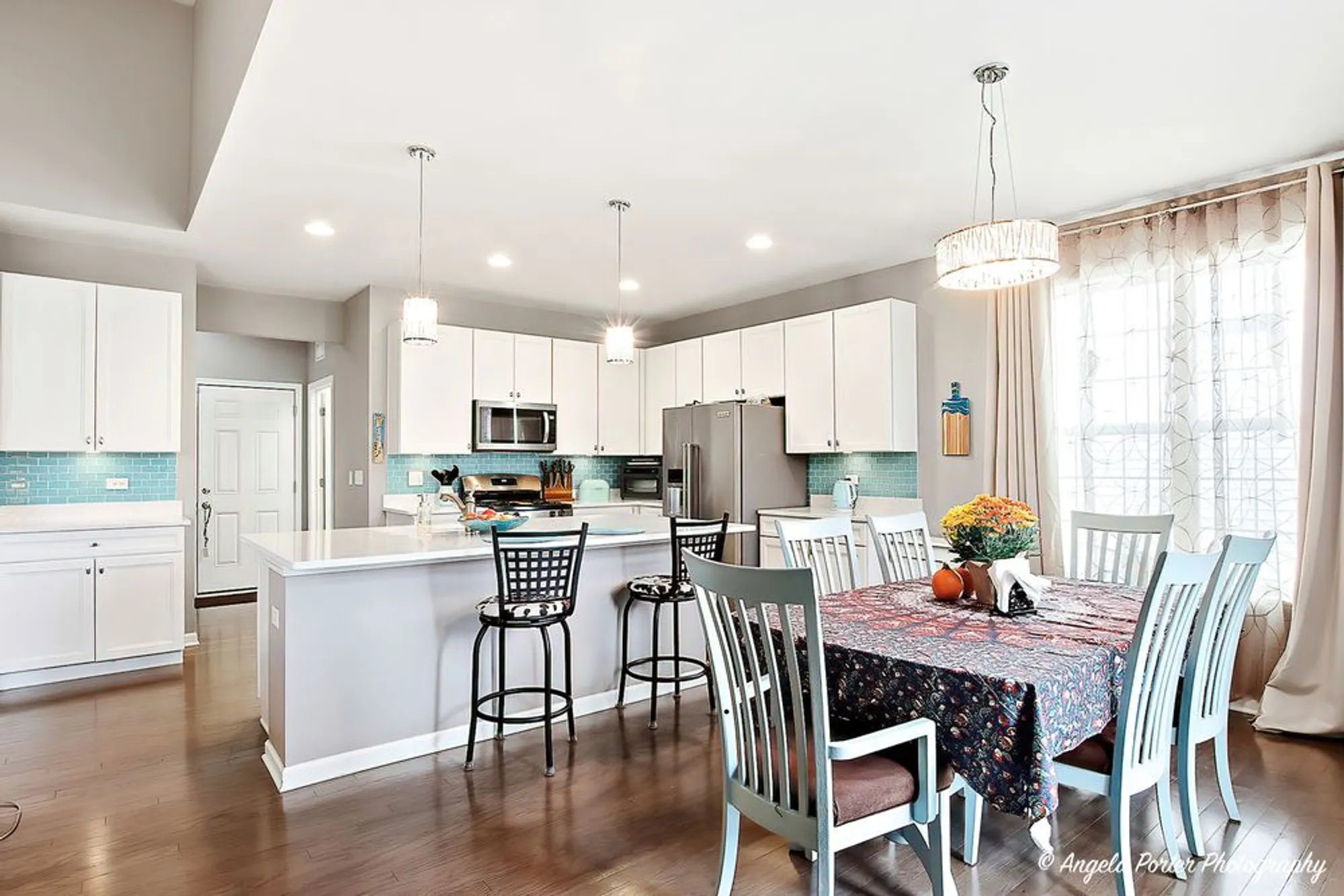 Property Slideshow image 14 of 30 | 1817 alta dr, Volo, IL, 60020