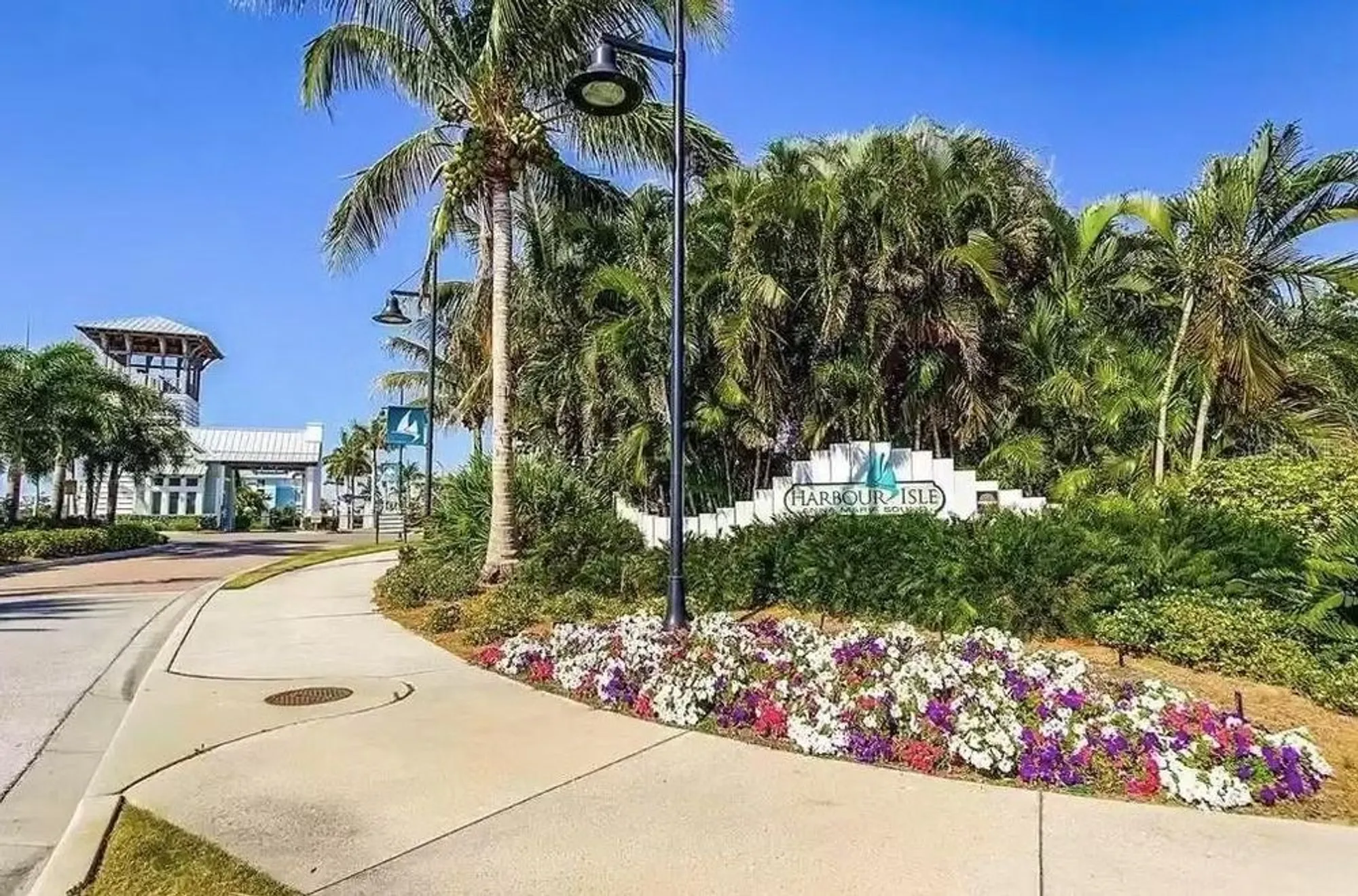 Property Slideshow image 48 of 56 | 311 compass point dr unit 101, Bradenton, FL, 34209