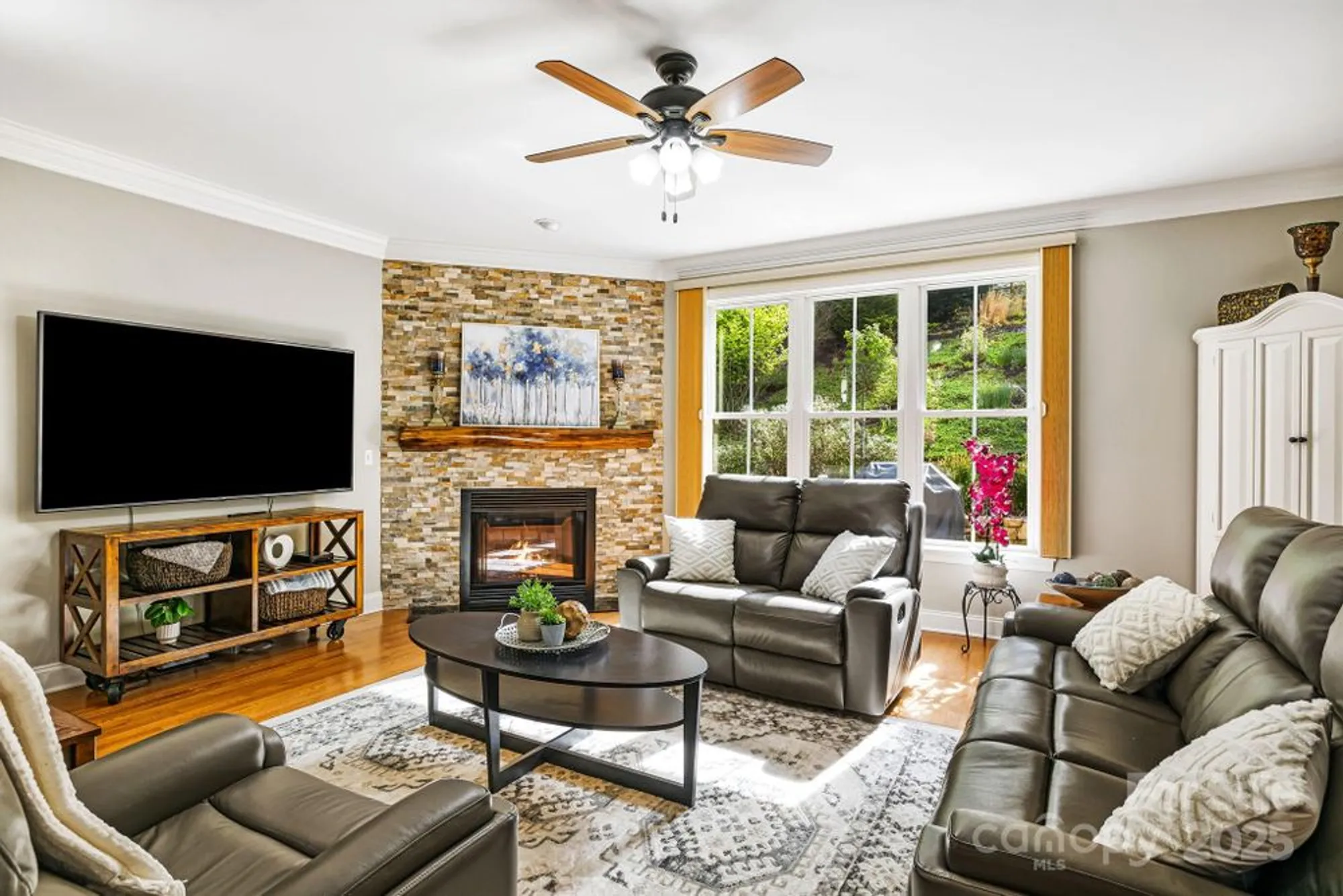 Property Slideshow image 5 of 48 | 14 larue ct, Biltmore Lake, NC, 28715