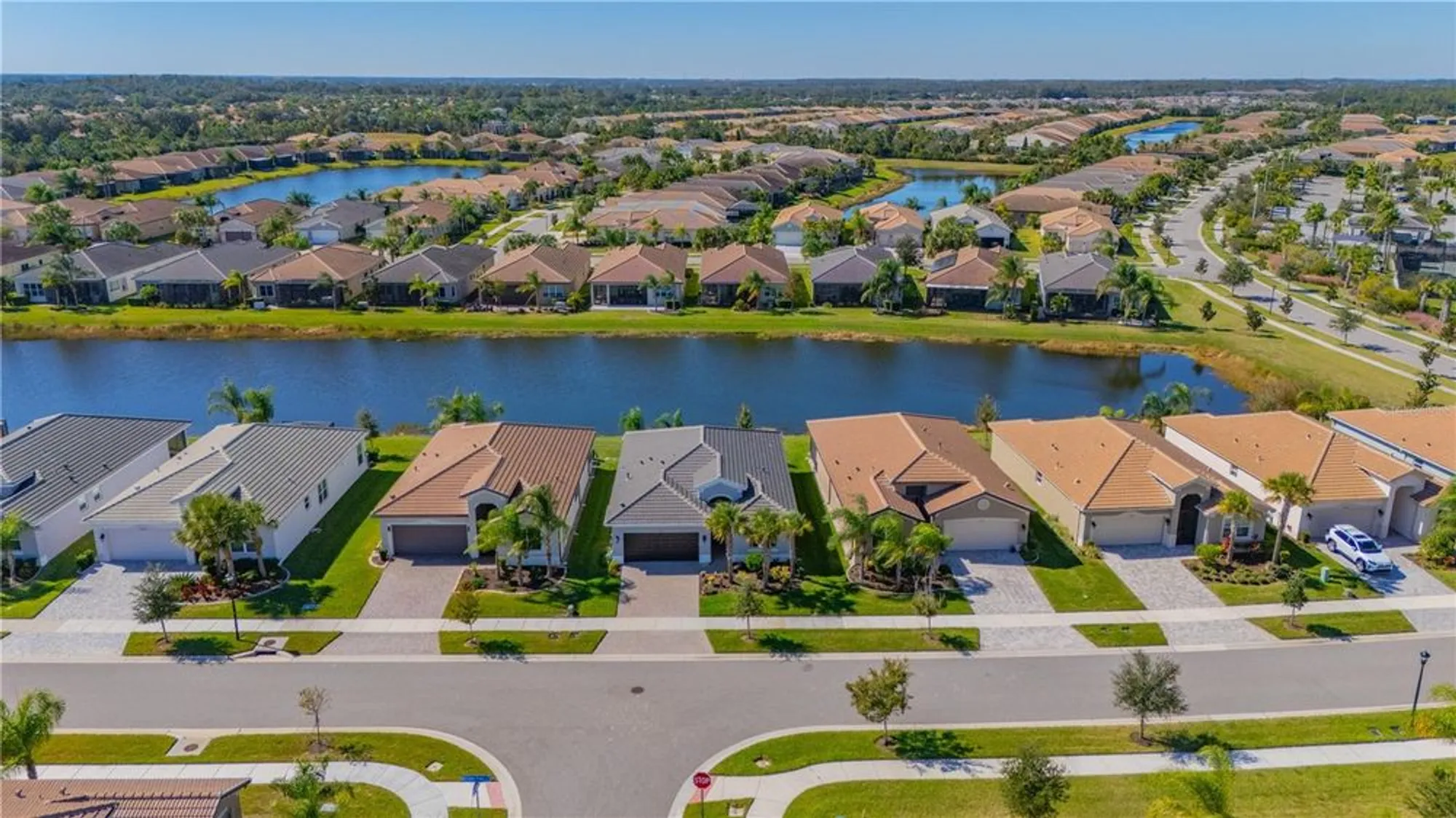 Property Slideshow image 40 of 48 | 15513 santa pola dr, Wimauma, FL, 33598