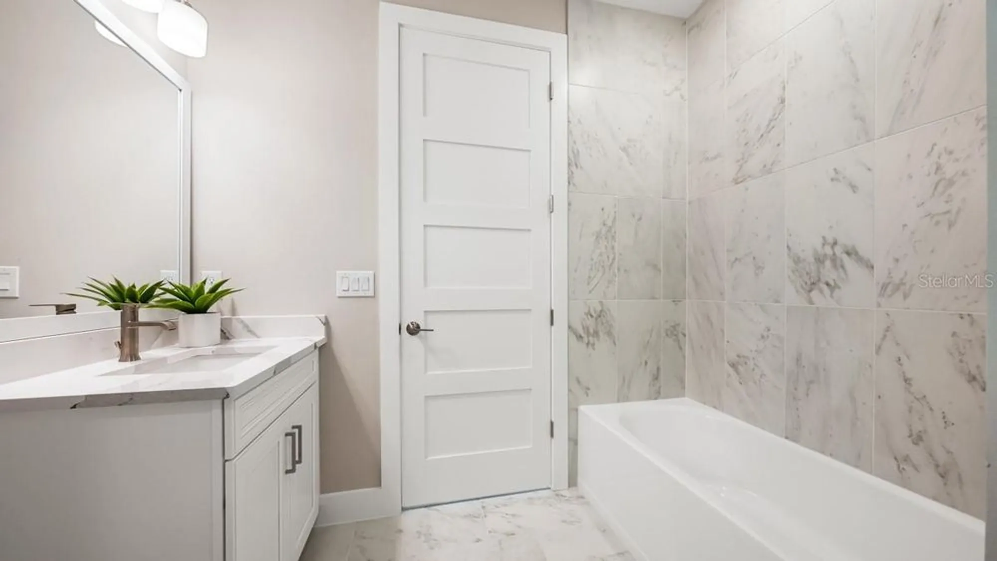 Property Slideshow image 33 of 65 | 4068 santa caterina blvd # 101, Bradenton, FL, 34211