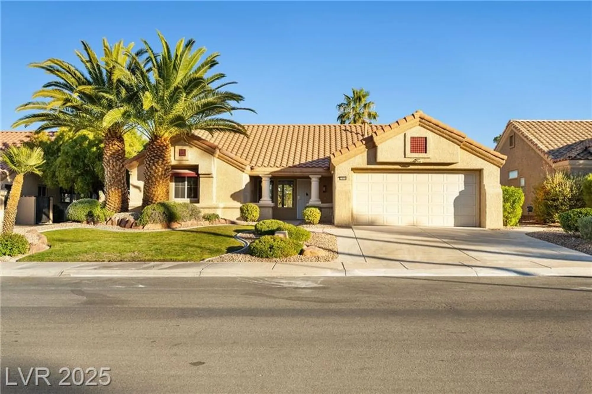 Property Slideshow image 39 of 44 | 2808 crown ridge dr, Las Vegas, NV, 89134