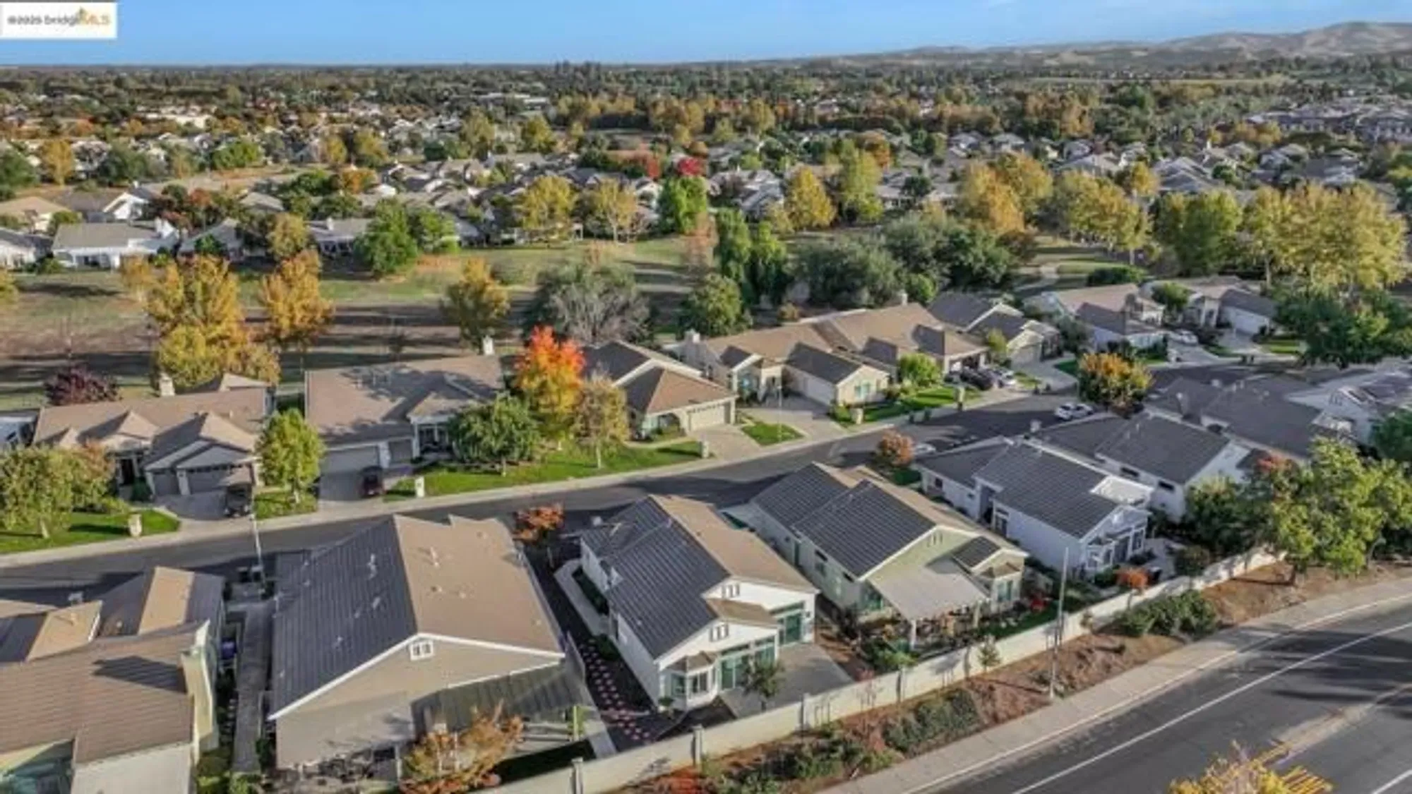 Property Slideshow image 35 of 44 | 1898 crispin dr, Brentwood, CA, 94513