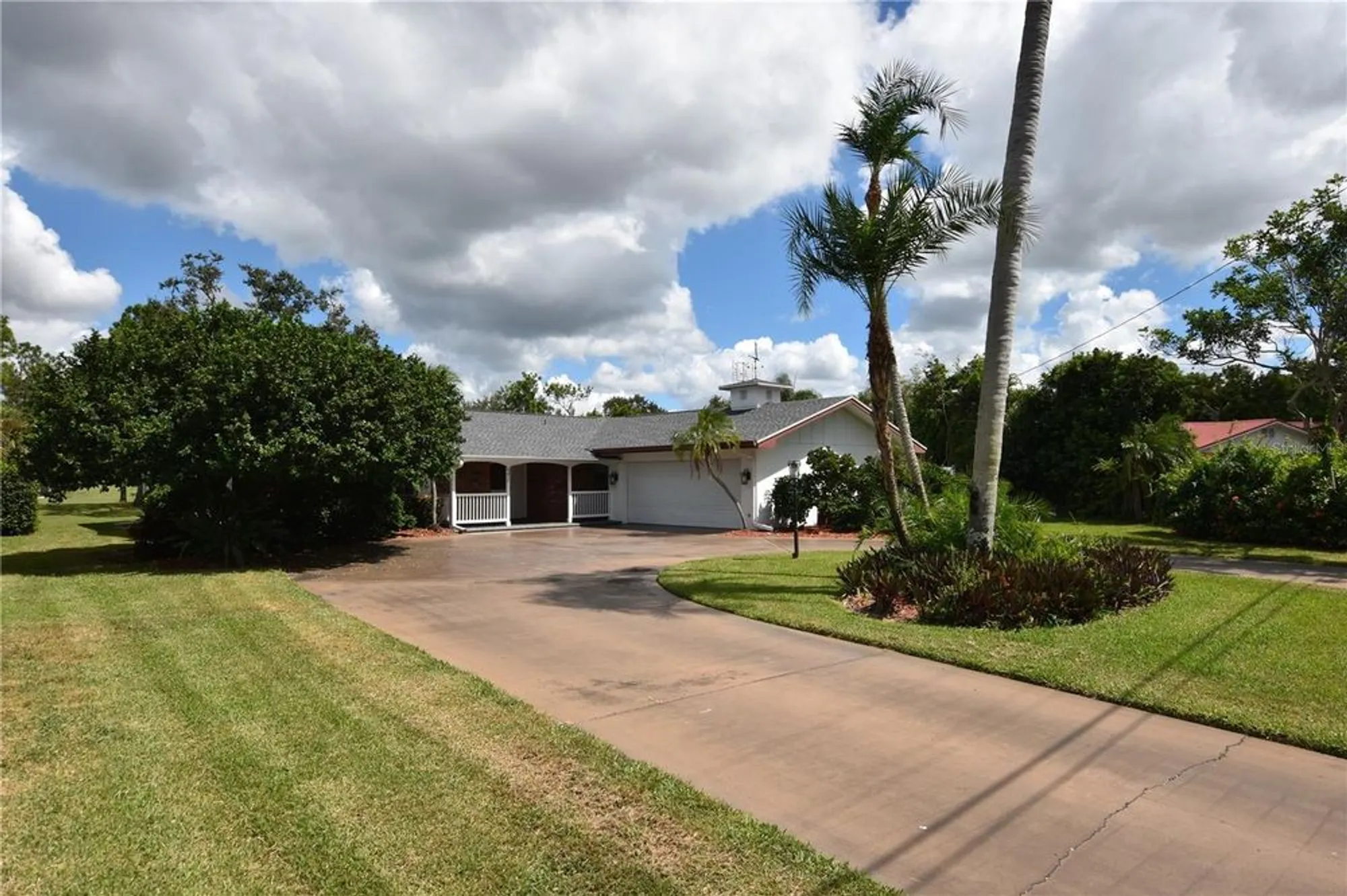 Property Slideshow image 30 of 33 | 5217 canterbury dr, Sarasota, FL, 34243