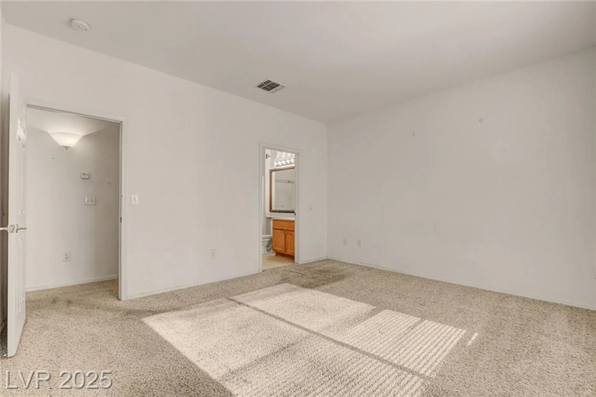 Property Slideshow image 20 of 45 | 2839 sapphire desert dr, Henderson, NV, 89052