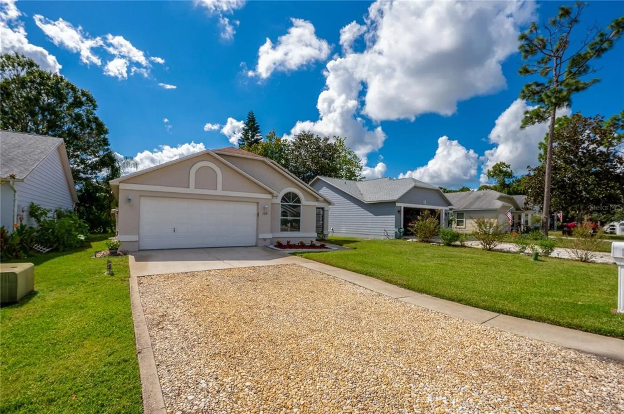 Property Slideshow image 2 of 46 | 128 crooked pine rd, Port Orange, FL, 32128