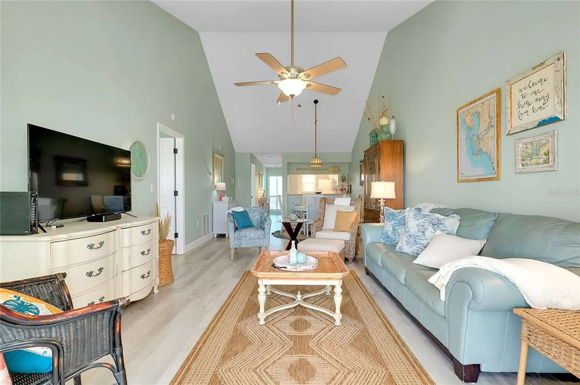 Property Slideshow image 15 of 36 | 410 cerromar cir 240, Venice, FL, 34293