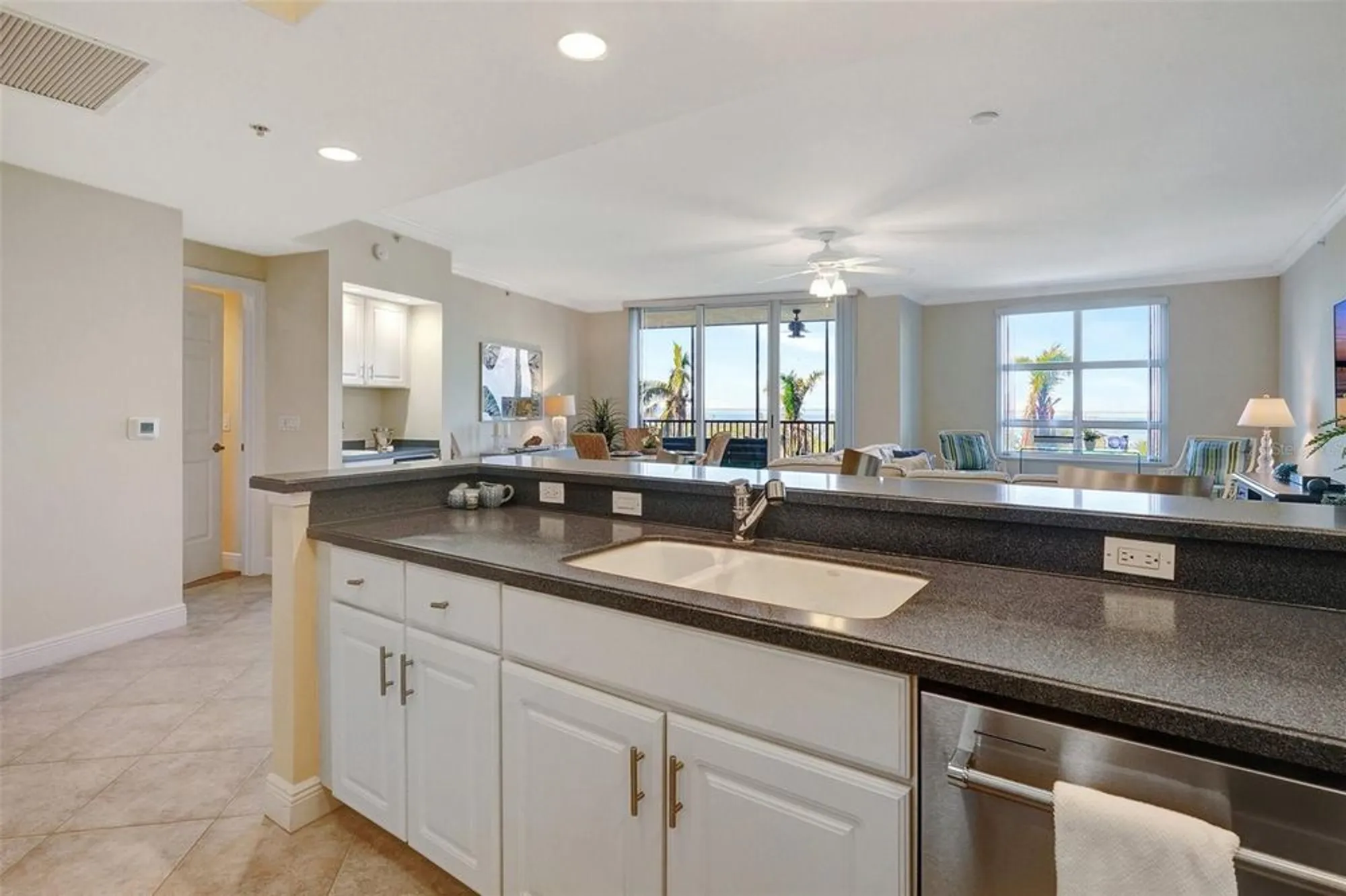 Property Slideshow image 11 of 71 | 3321 sunset key cir 204, Punta Gorda, FL, 33955