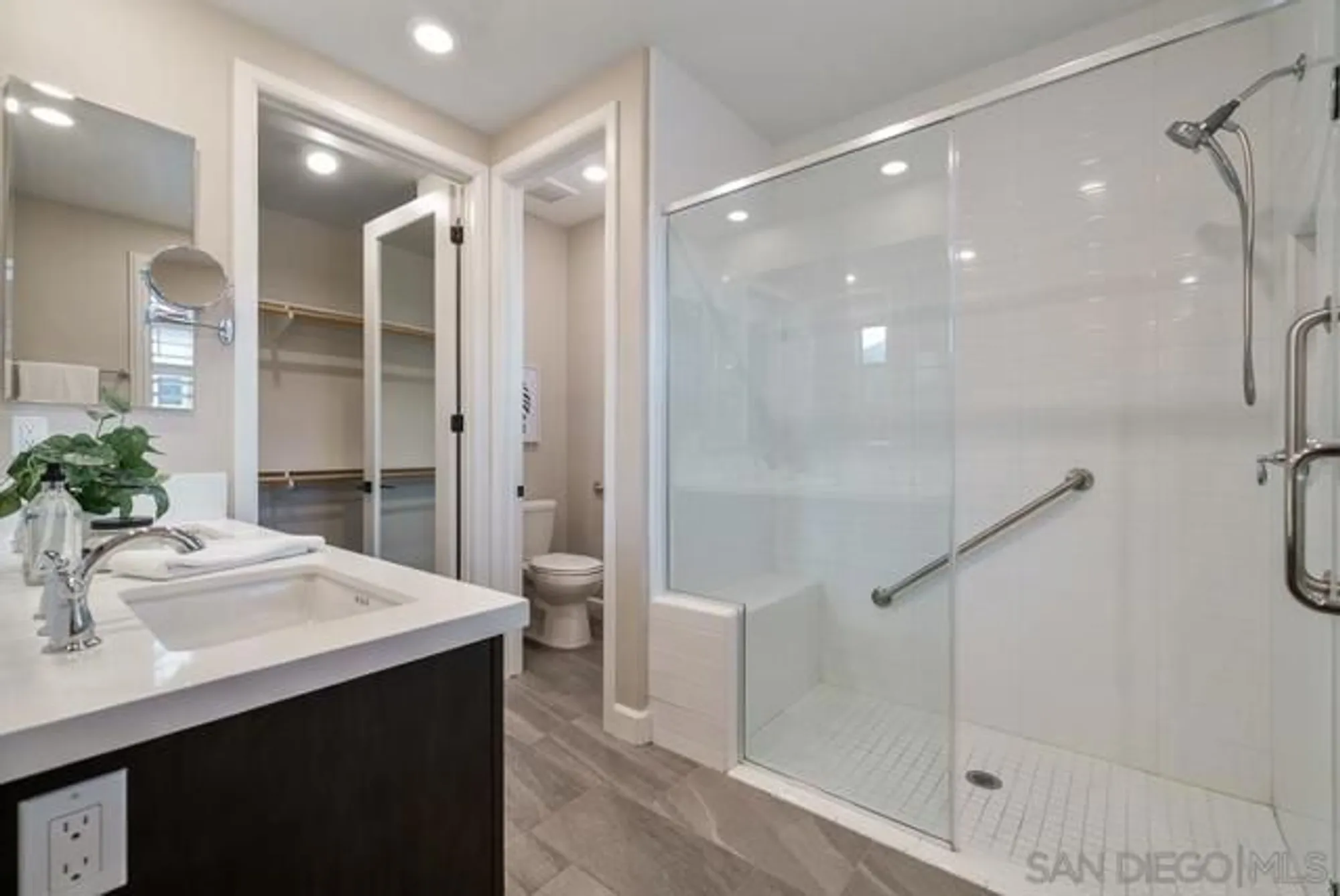 Property Slideshow image 30 of 59 | 16750 coyote bush dr 19, San Diego, CA, 92127