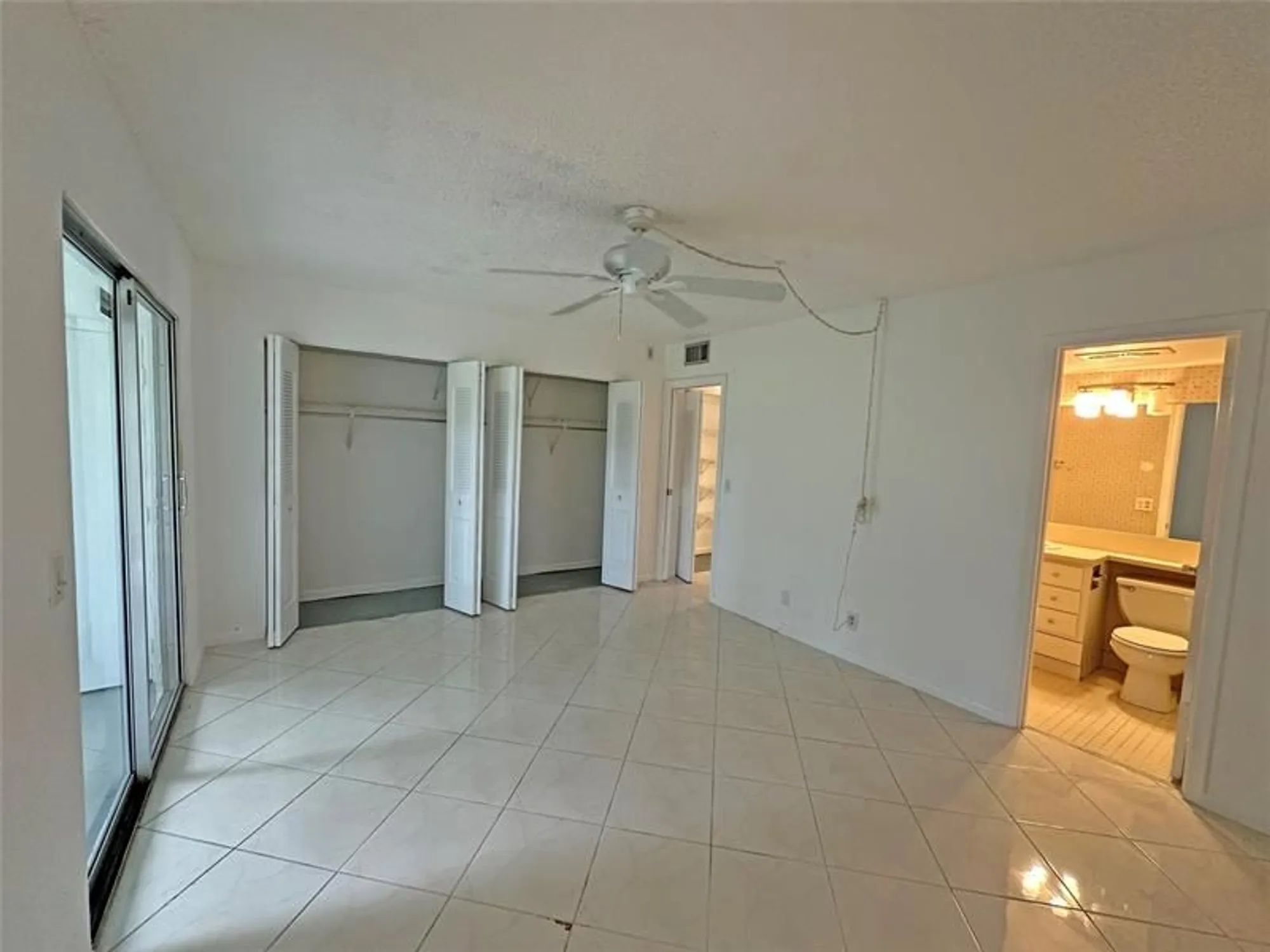 Property Slideshow image 10 of 17 | 1031 berkshire b # 1031, Deerfield Beach, FL, 33442