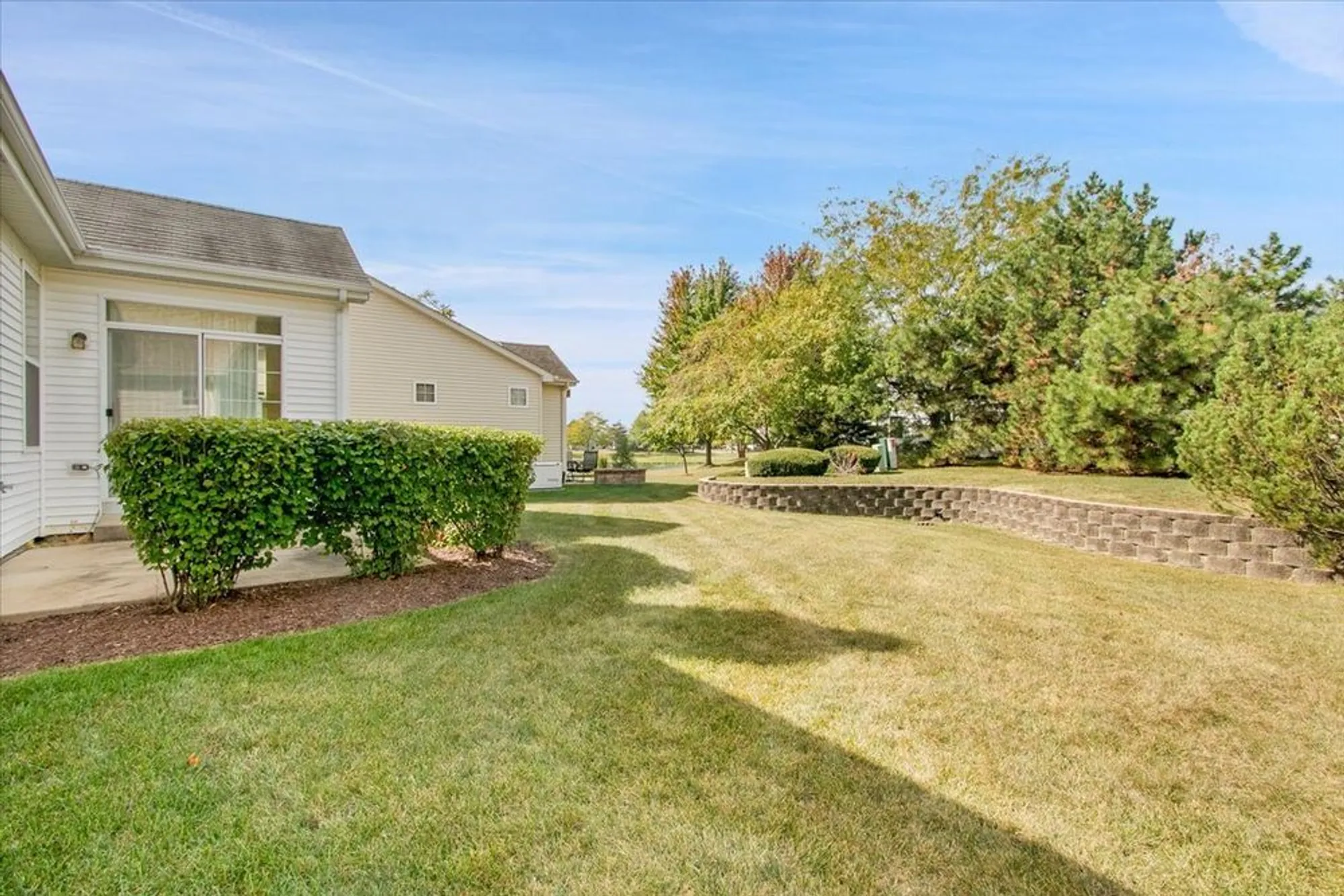 Property Slideshow image 22 of 28 | 16012 carillon lakes ct, Crest Hill, IL, 60403