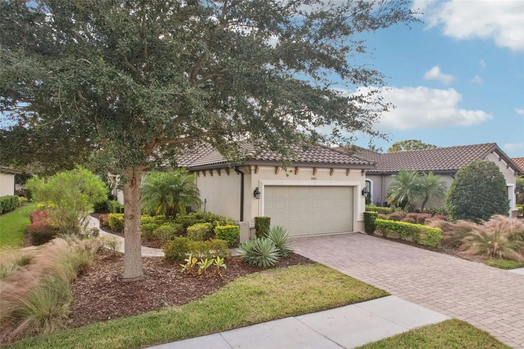 Property Slideshow image 2 of 31 | 8433 alberata vista dr, Tampa, FL, 33647