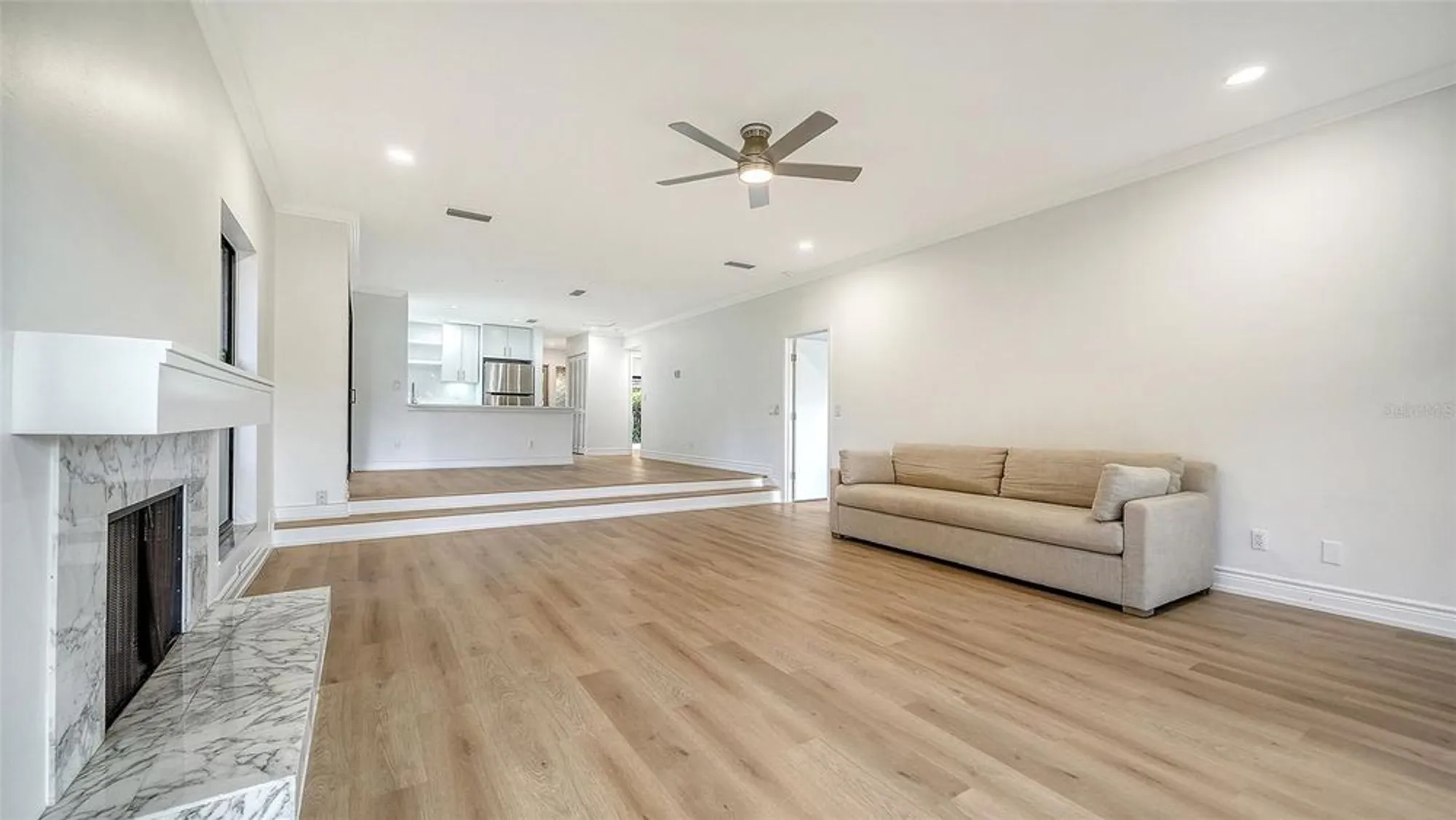 Property Slideshow image 12 of 48 | 5027 kestral park # 64, Sarasota, FL, 34231