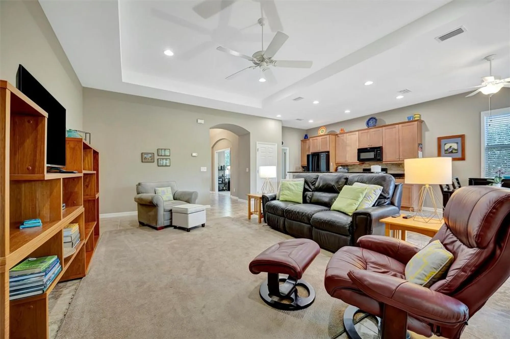Property Slideshow image 25 of 78 | 5009 lake overlook ave, Bradenton, FL, 34208