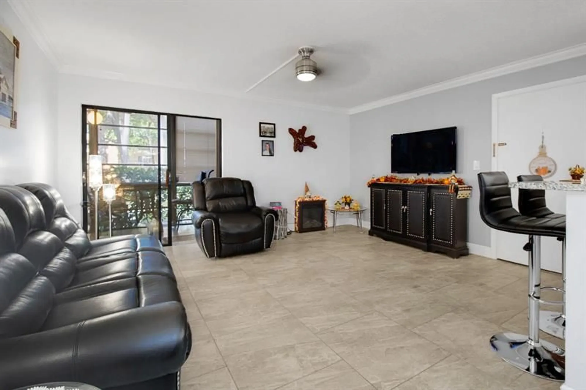 Property Slideshow image 12 of 22 | 7194 ashmont cir # 112, Tamarac, FL, 33321