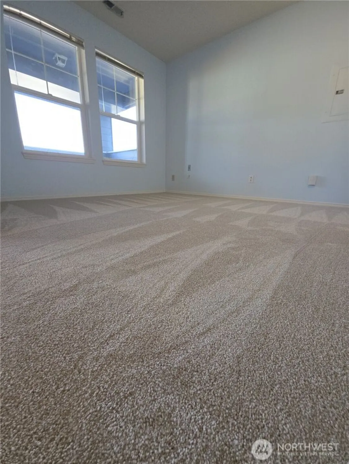 Property Slideshow image 19 of 40 | 3935 226th pl 313, Issaquah, WA, 98029