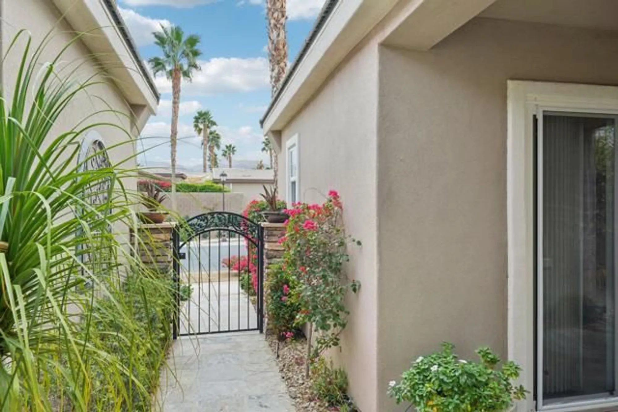 Property Slideshow image 4 of 99 | 81206 barrel cactus rd, La Quinta, CA, 92253