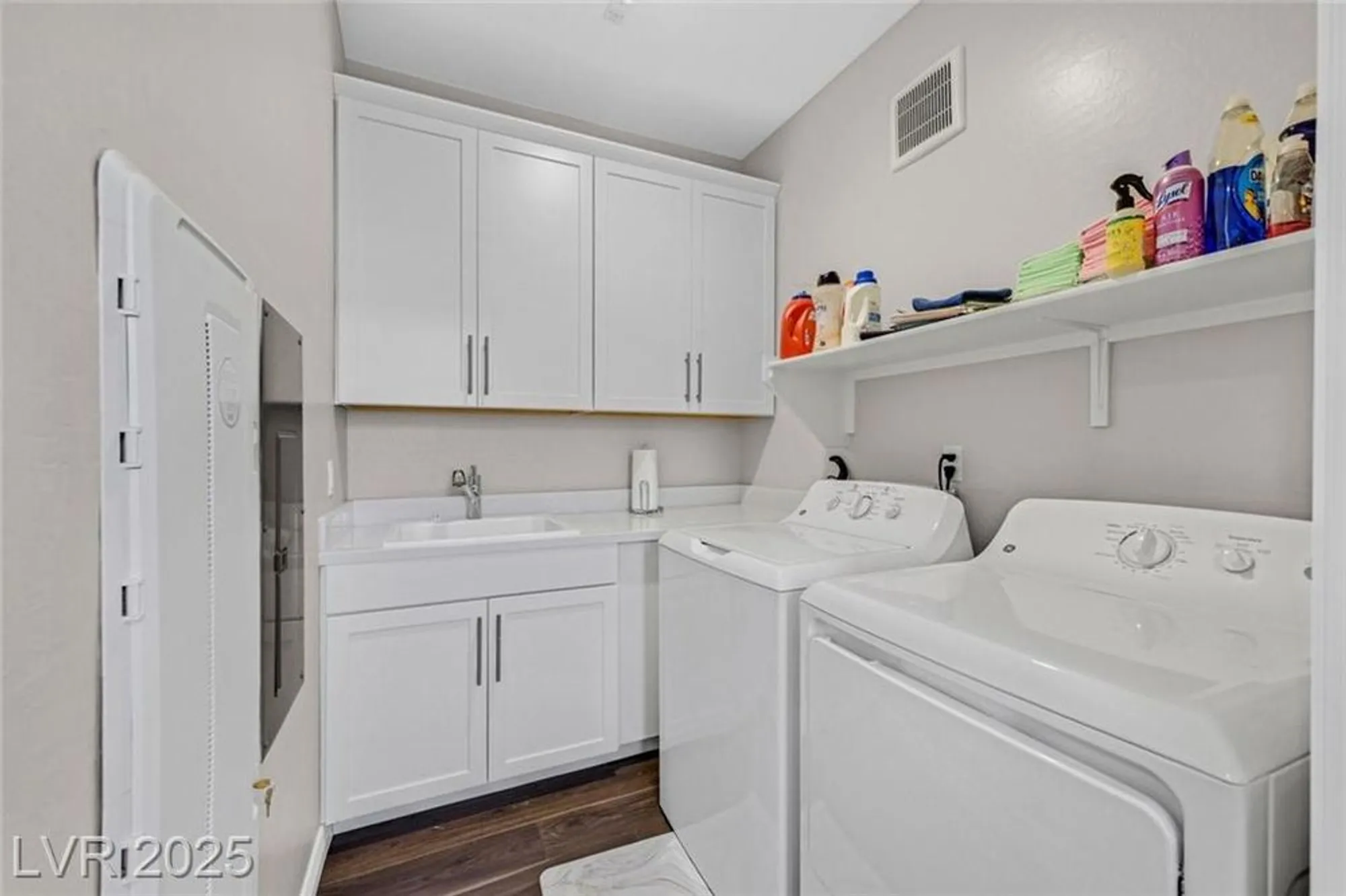 Property Slideshow image 24 of 47 | 2555 hampton rd 10301, Henderson, NV, 89052