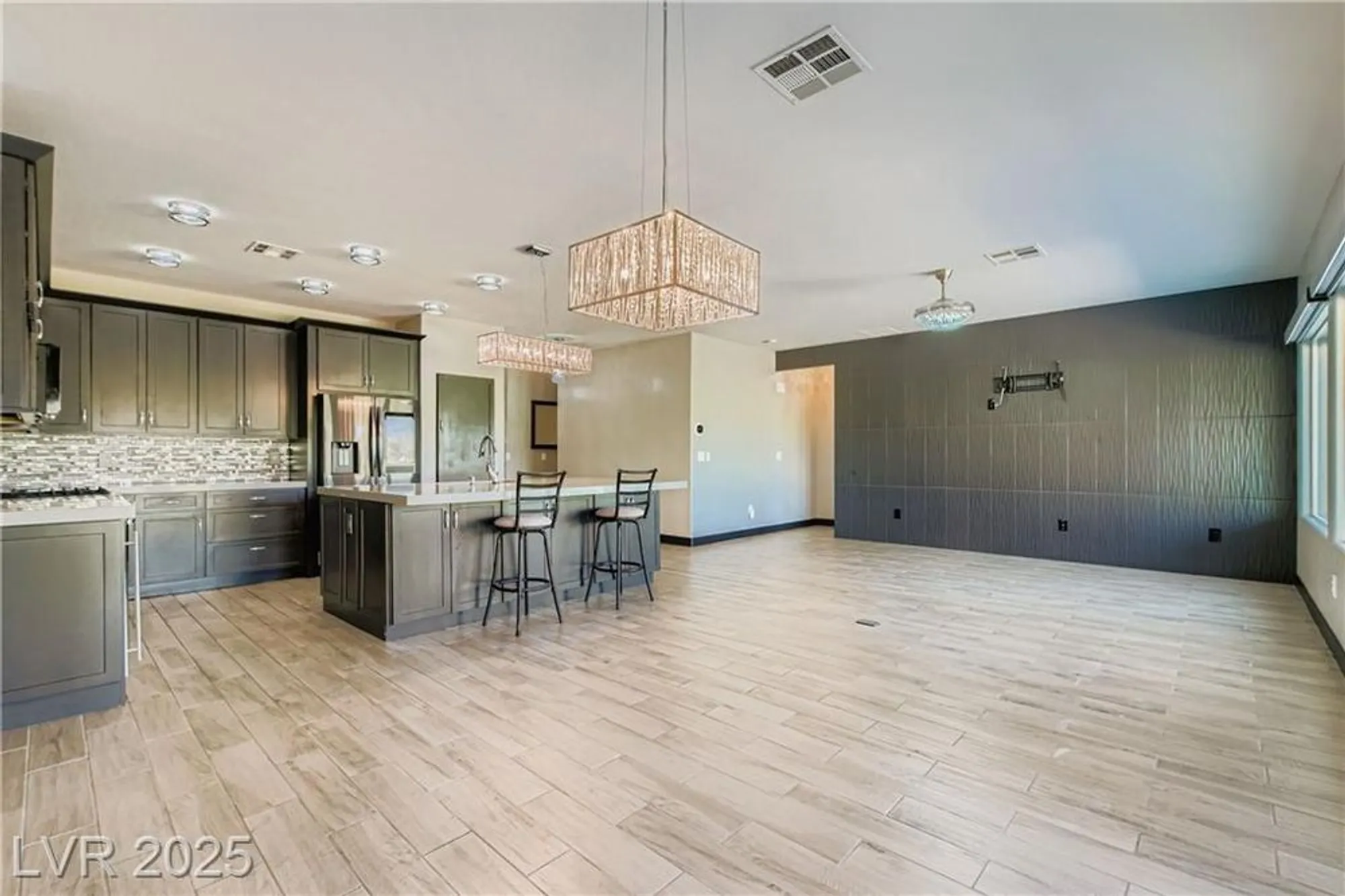 Property Slideshow image 3 of 53 | 7469 crested quail st, North Las Vegas, NV, 89084