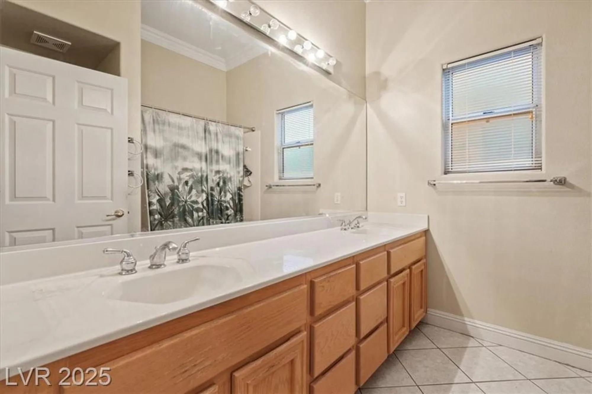 Property Slideshow image 23 of 32 | 10312 bent brook pl, Las Vegas, NV, 89134