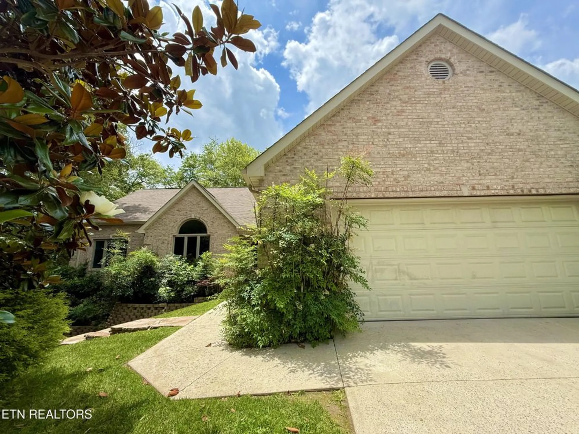 Property Slideshow image 7 of 55 | 17 kenwood ct, Crossville, TN, 38558