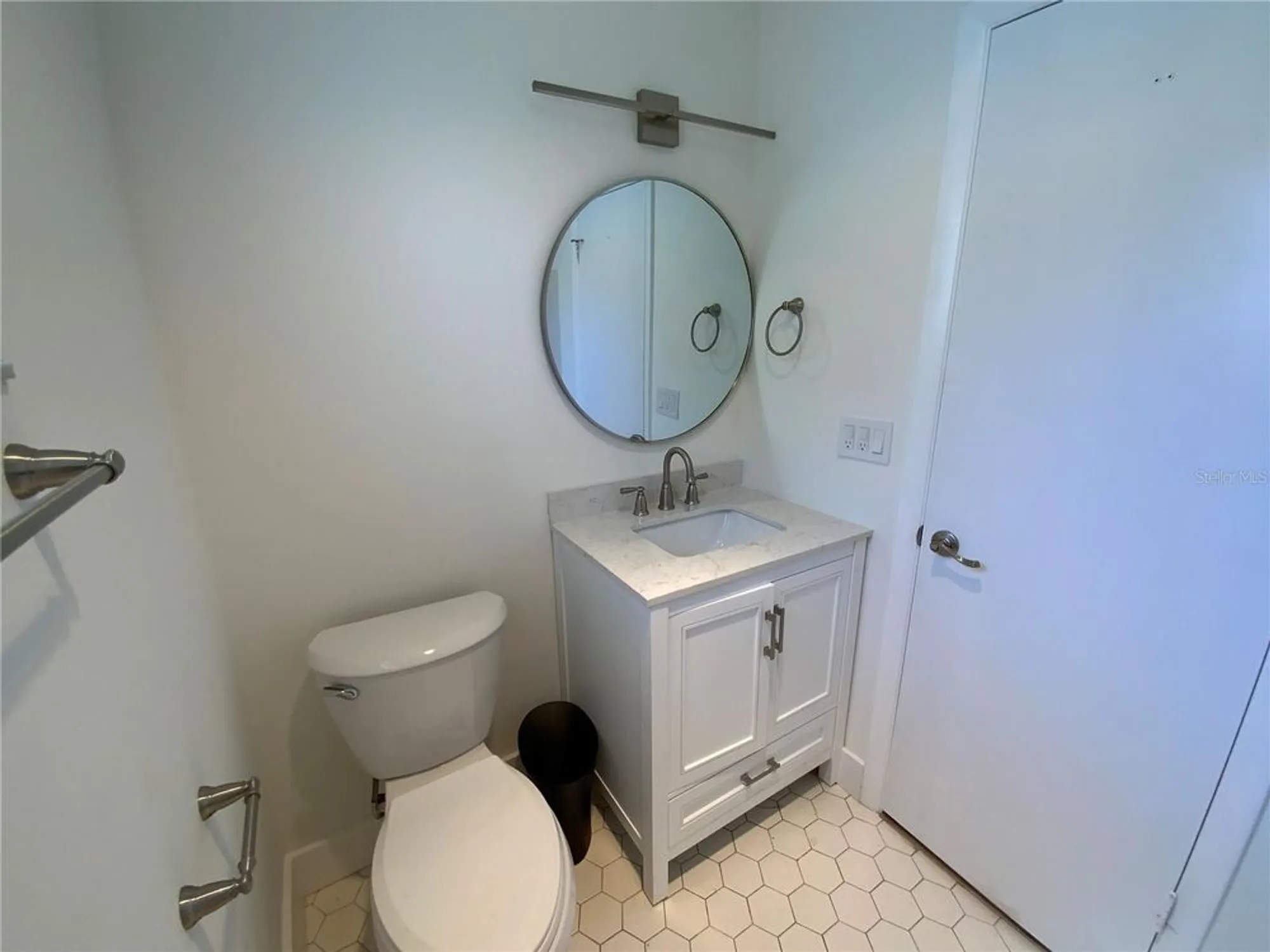 Property Slideshow image 18 of 20 | 2617 riverbluff pkwy # v151, Sarasota, FL, 34231
