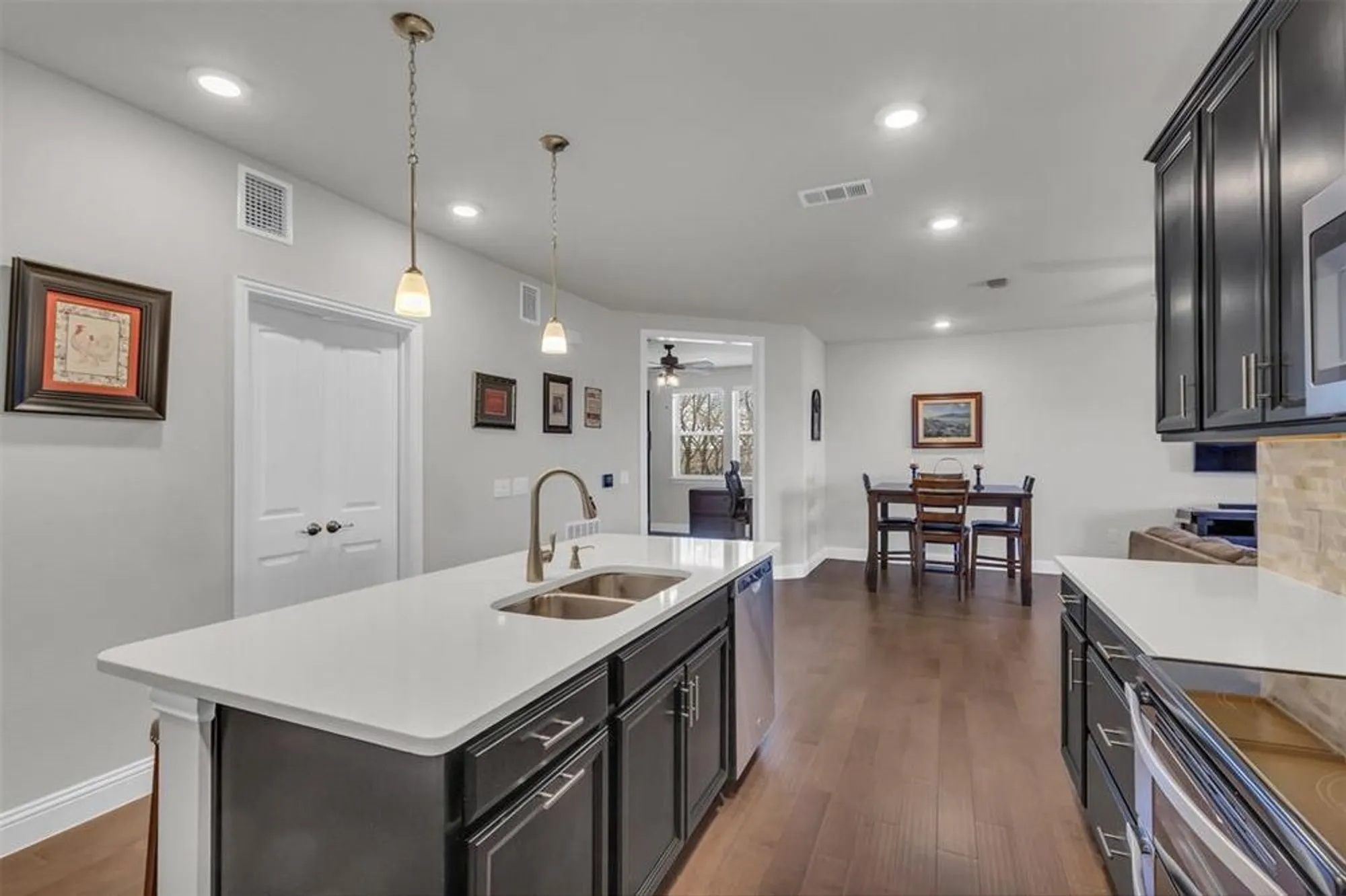 Property Slideshow image 8 of 34 | 1735 wittington pl apt 2302, Dallas, TX, 75234