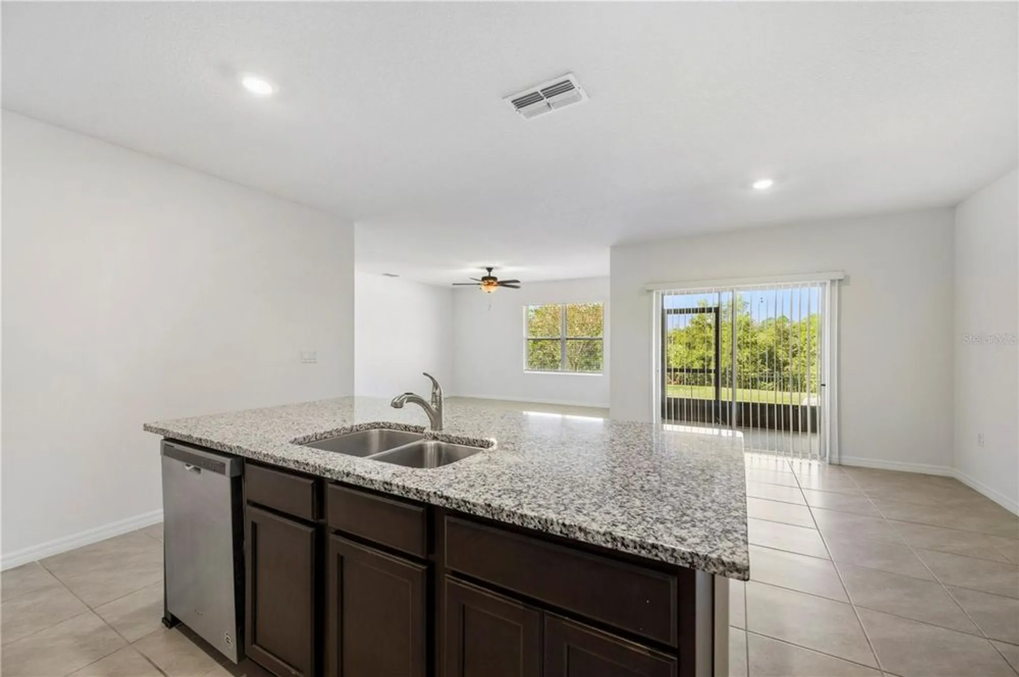 Property Slideshow image 20 of 41 | 2719 grandbury grove rd, Lakeland, FL, 33811